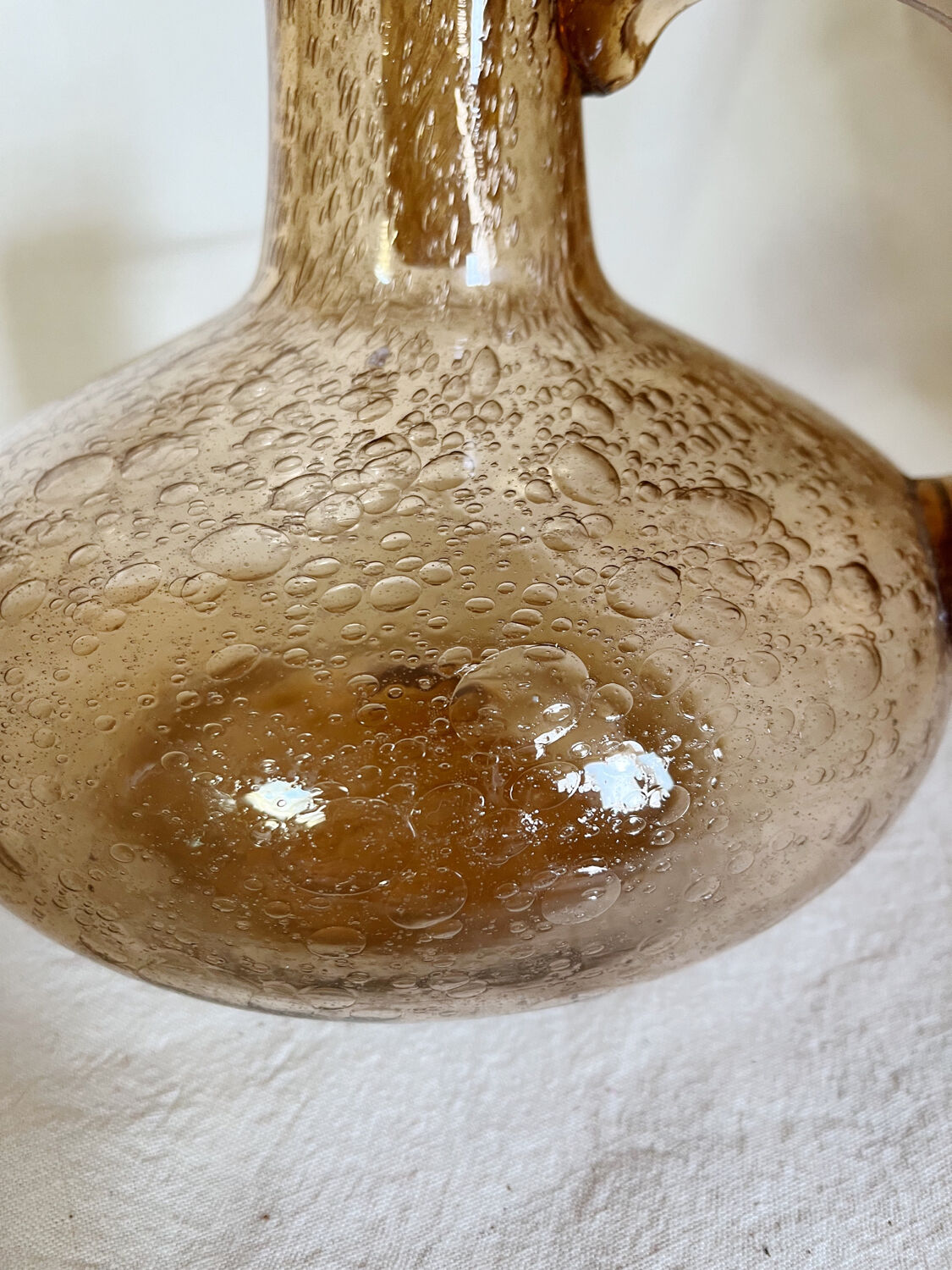 Bubbled glass decanter