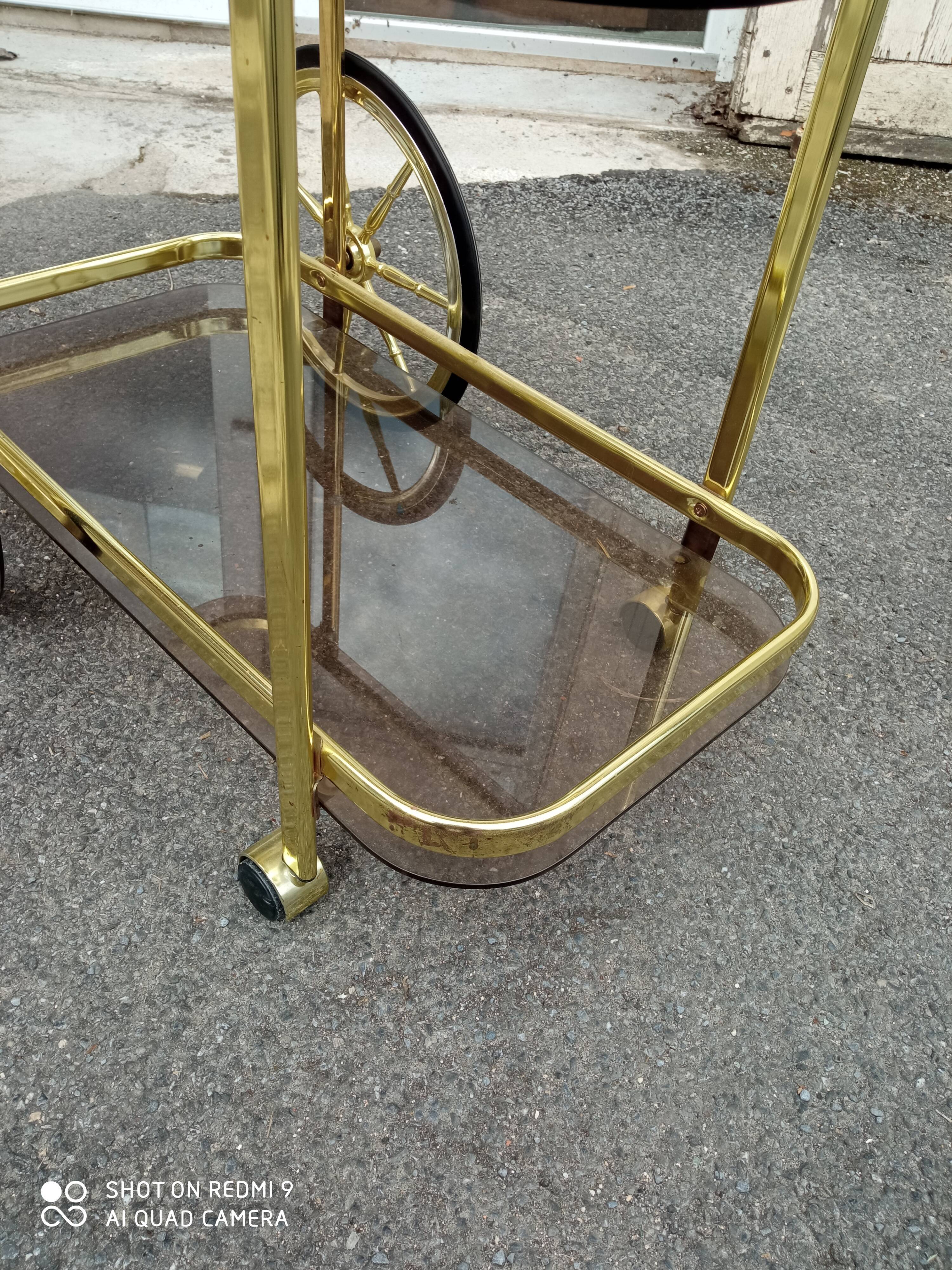 Serving table of the 70