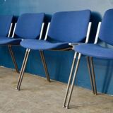 Set of 20 blue DSC 106 chairs by Giancarlo Piretti for Castelli.