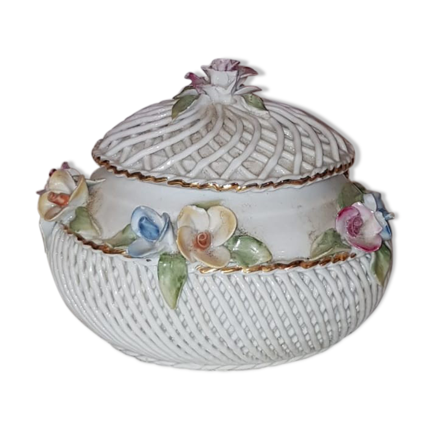 Pretty little porcelain box