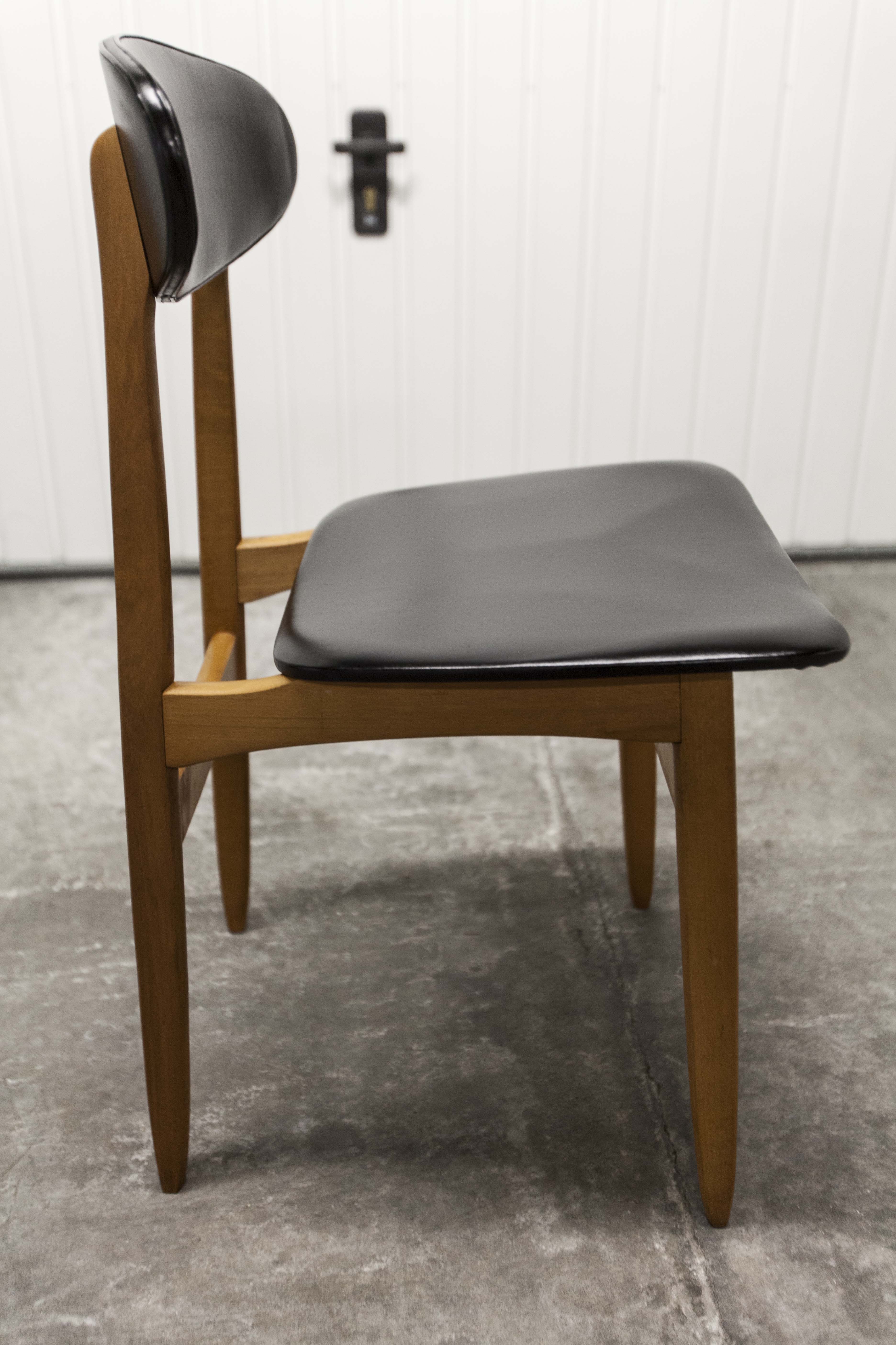 Set of 6 chairs Scandinavian oval back