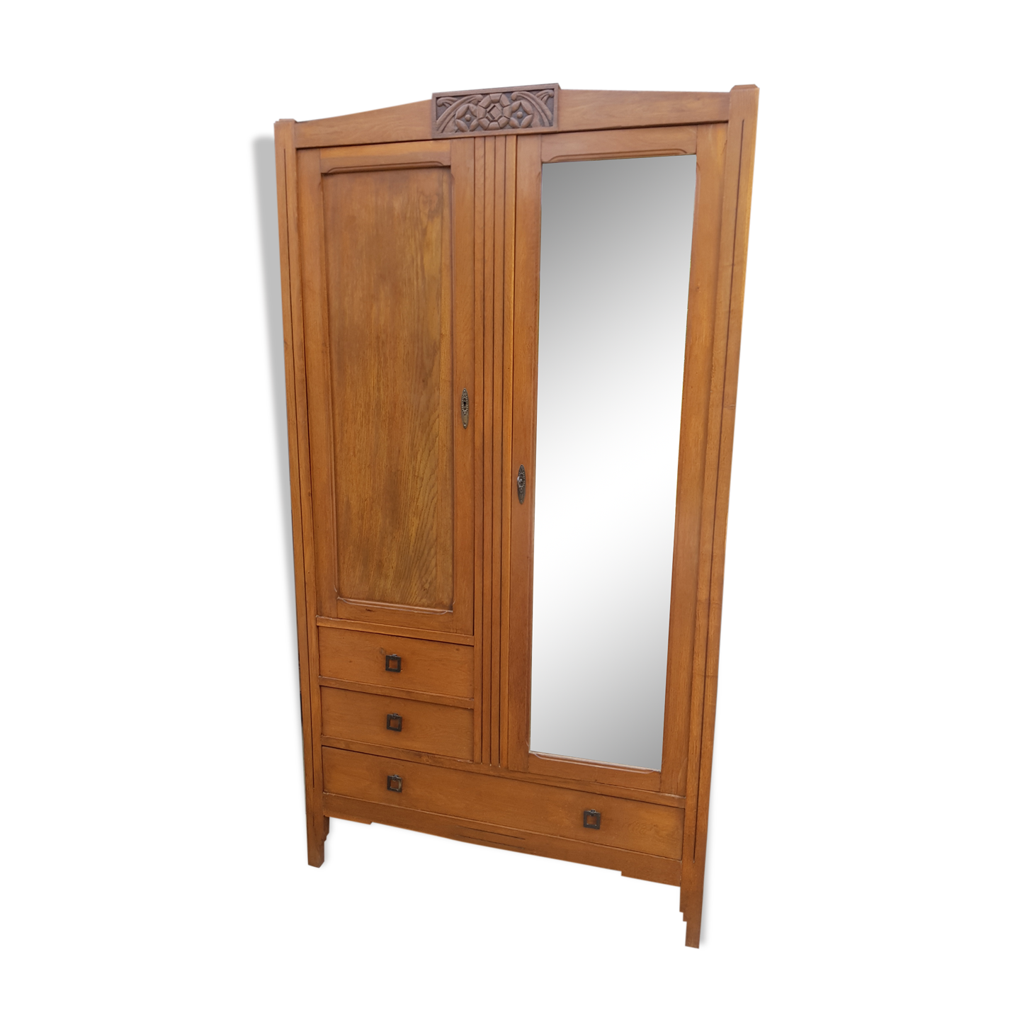 Armoire parisienne vintage