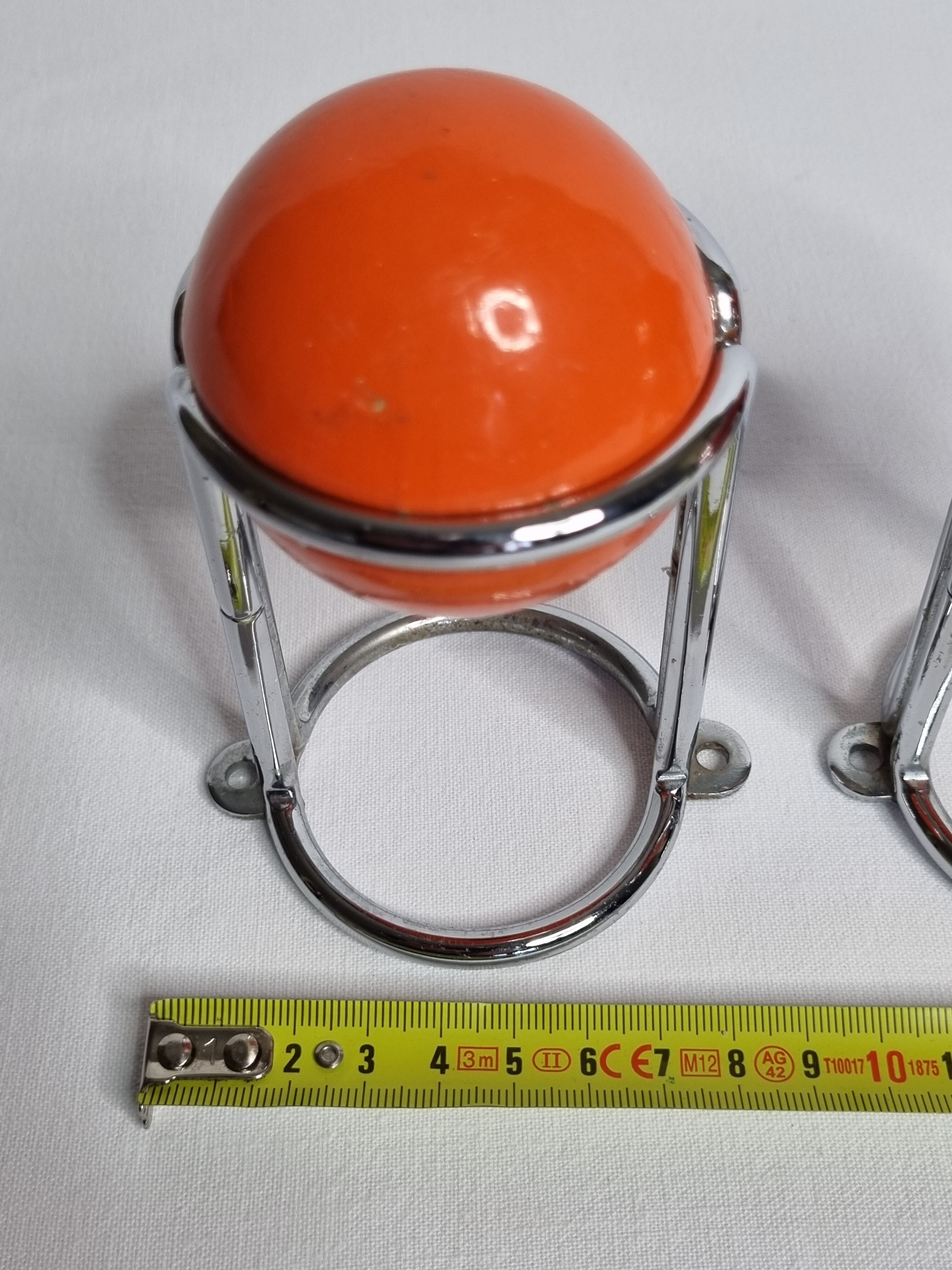 “Space Age” wall coat rack, two spherical coat hooks