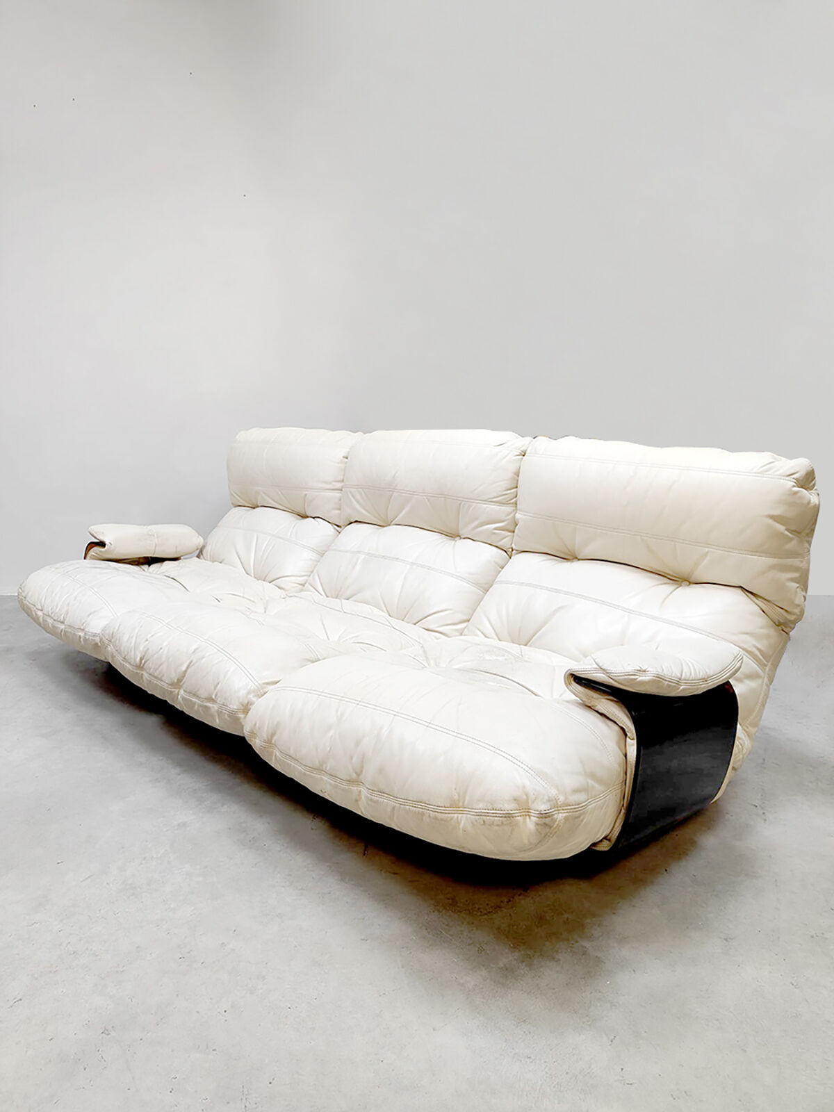 Vintage design 3-seat sofa