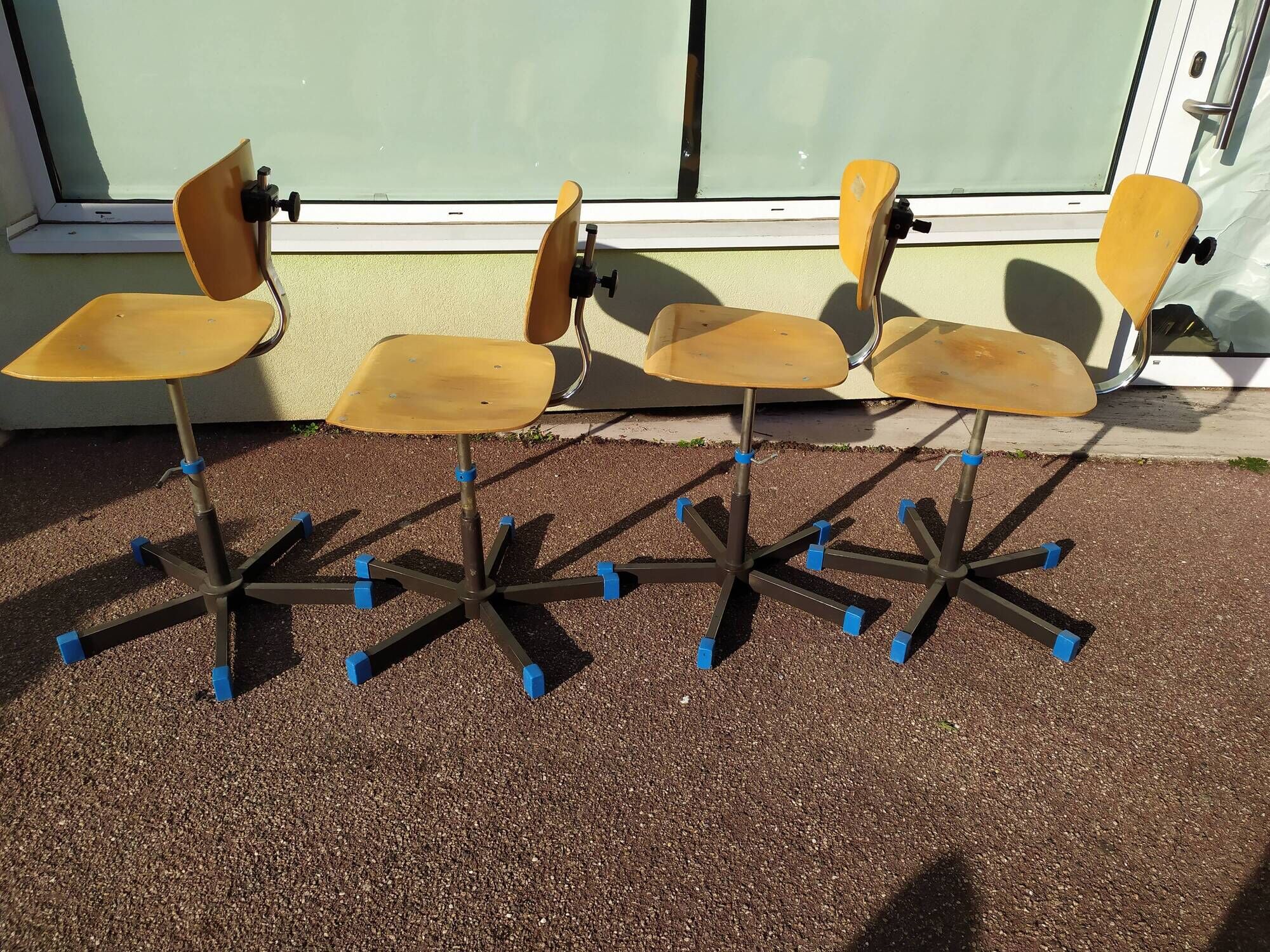 Set of 4 adjustable swivel sewing workshop chairs