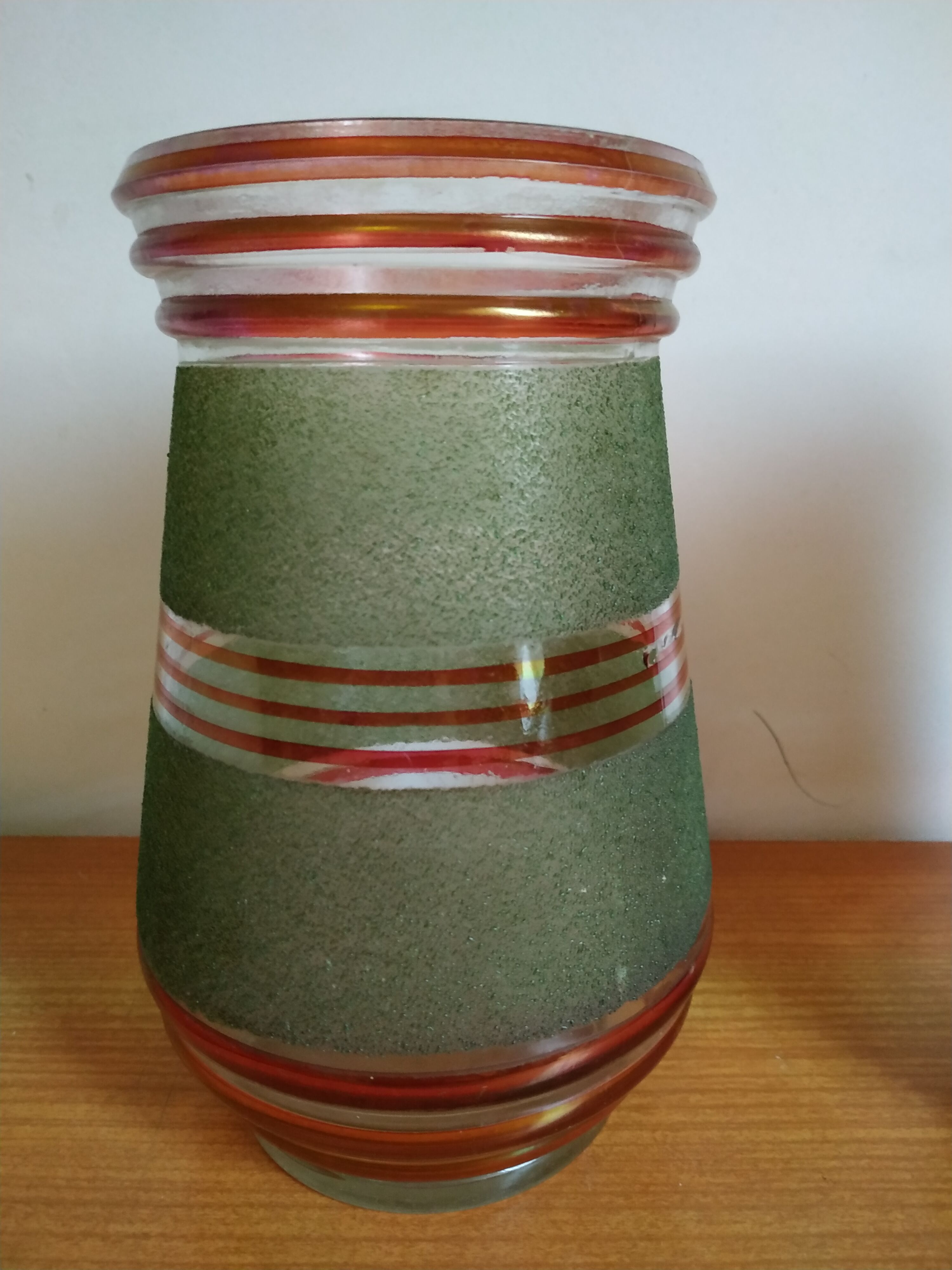 Pair of green and red granite glass vases typical of the 1950s