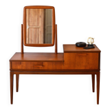 Scandinavian dressing table