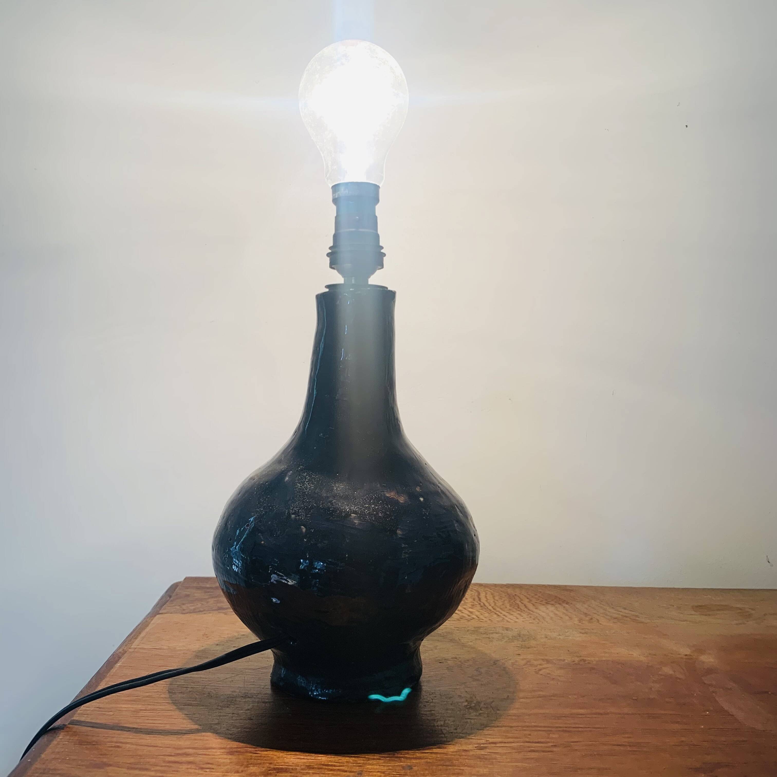 Ancien pied de lampe en terre cuite émaillée