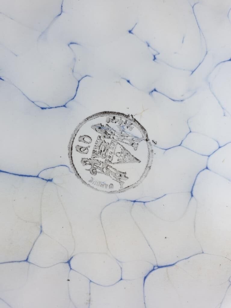 Pot washbasin wall mounted sheet metal enamelled