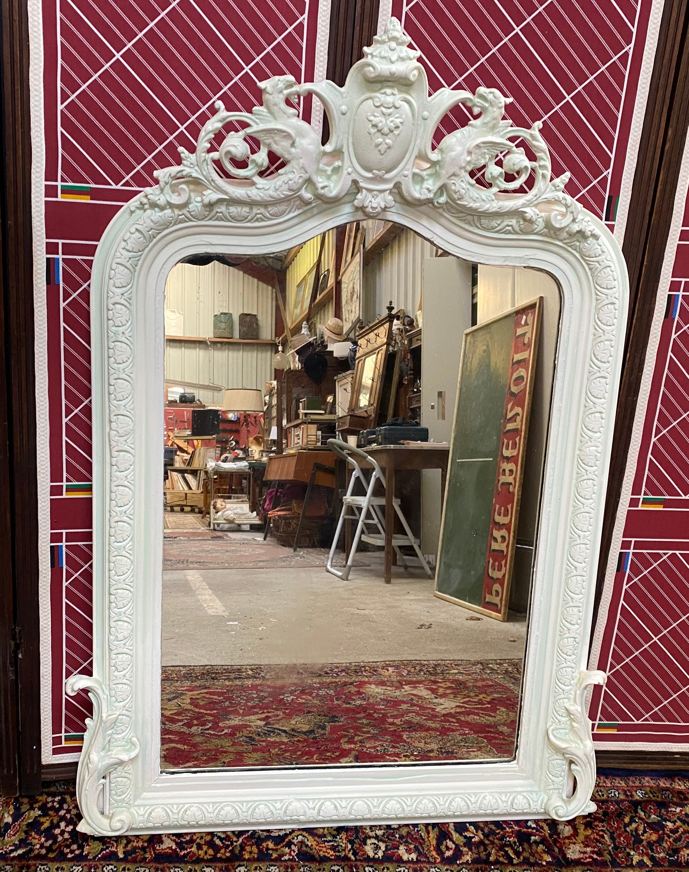 Mirror era Napoleon III, pediment and decorated frame