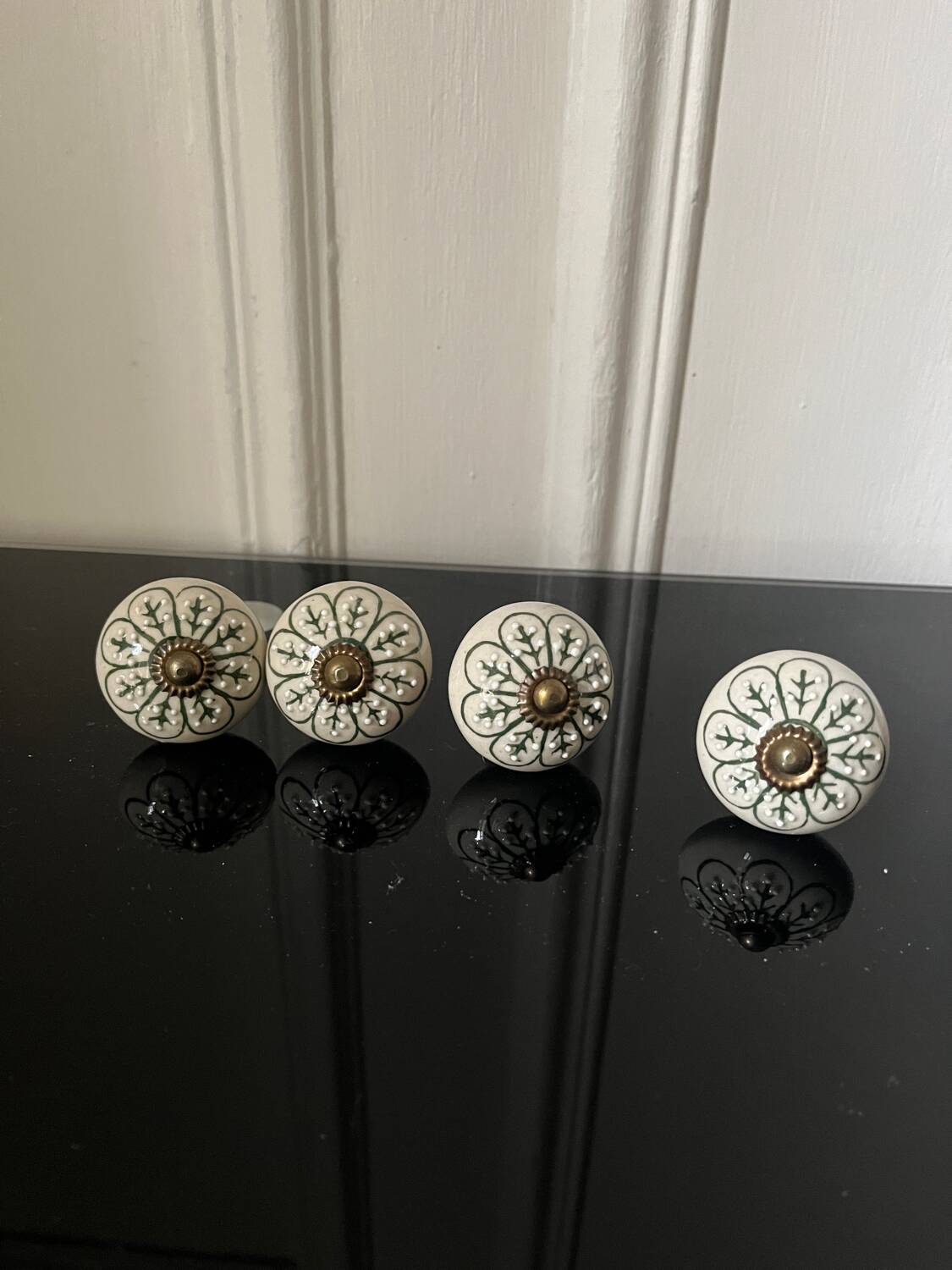 Ceramic furniture handle set