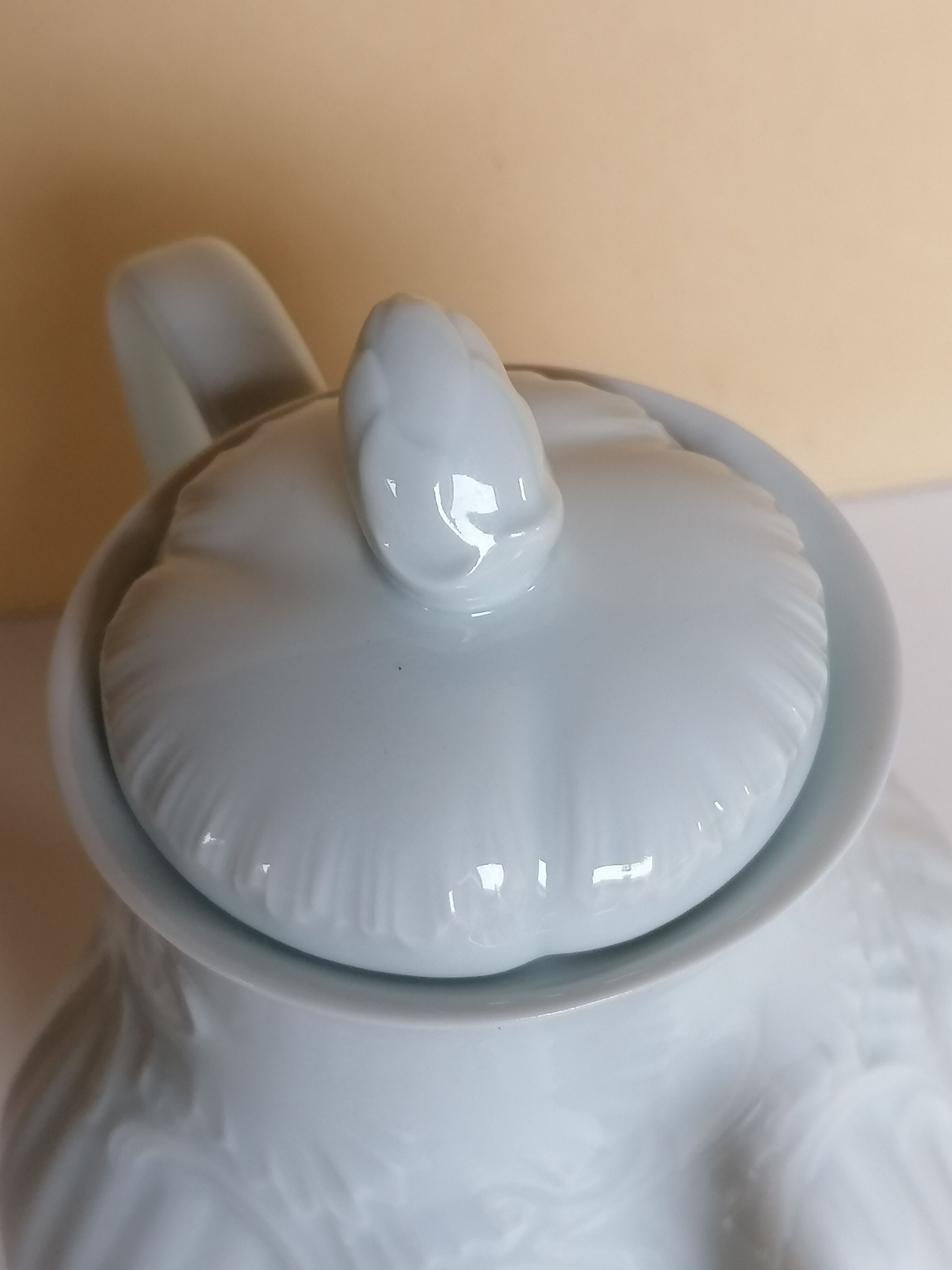 Coffee maker in old white porcelain from Limoges