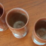 Six mazagrans en grès émaillé