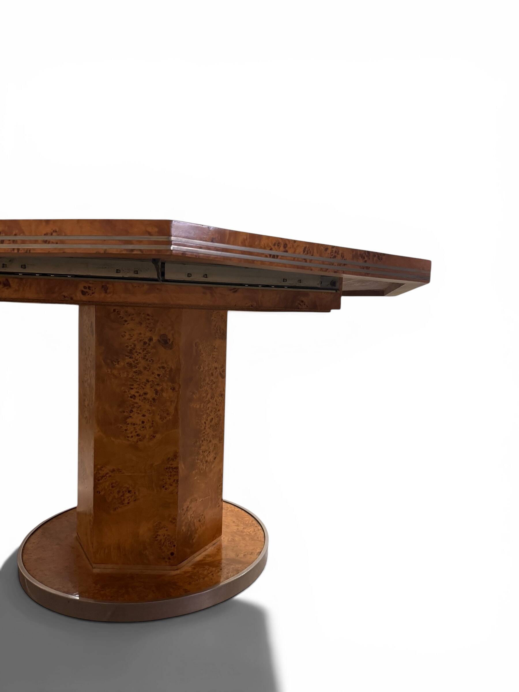 Octagonal extendable dining table Mario Sabot in burl (1970s)