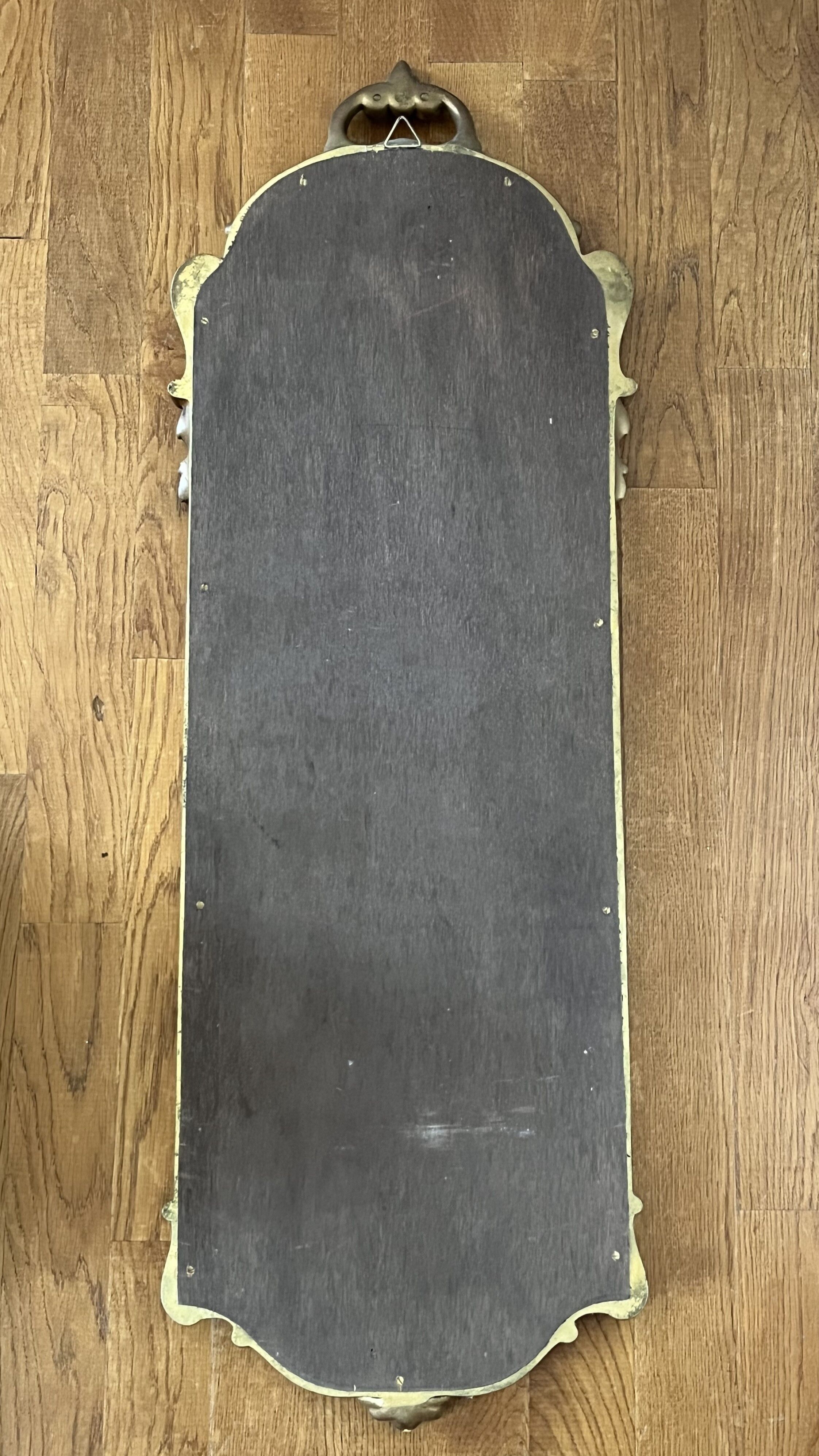 Miroir rocaille en résine dorée 98x34cm