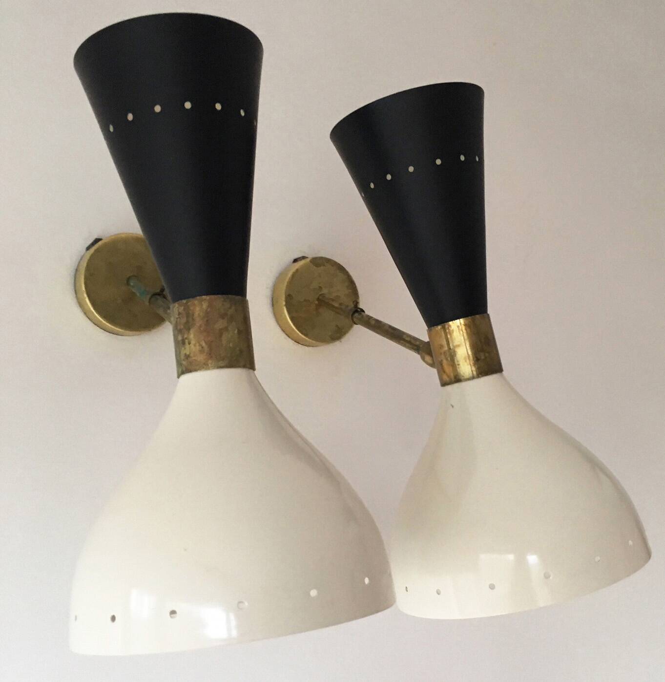 Pair of Italian design wall lights from the 1950s.