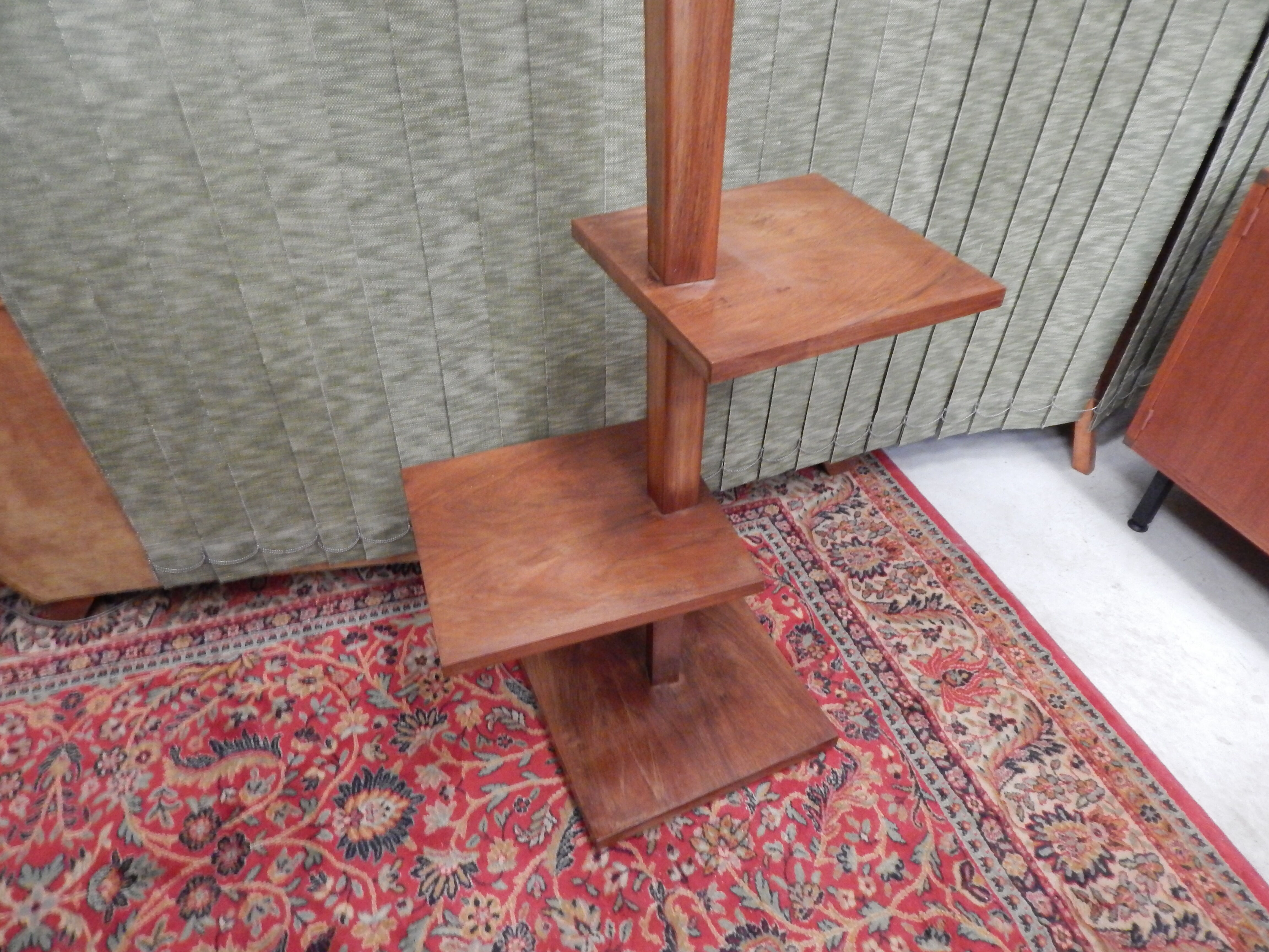 Lampadaire a tablette en palissandre epoque art deco
