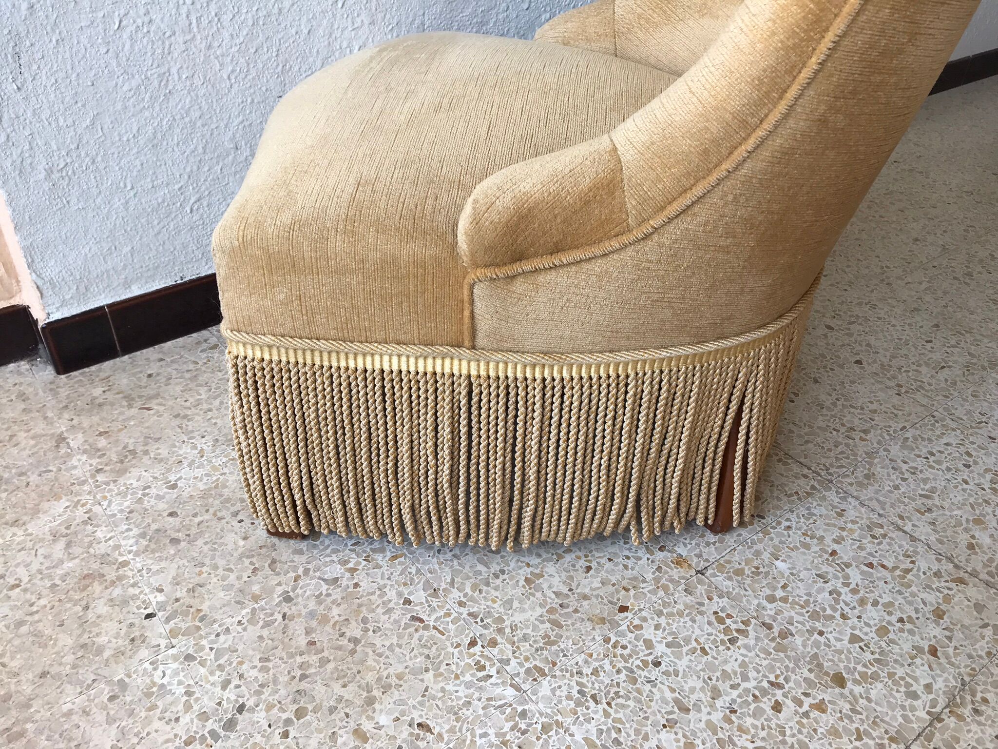 Yellow velvet toad armchair