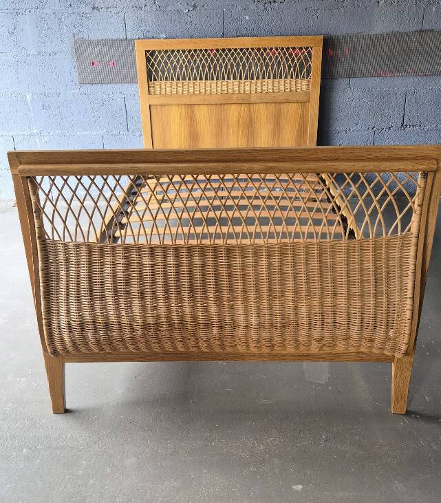 Rattan bed