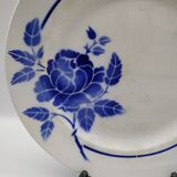 Blue Rose Service 6 flat plates and 1 vintage round plate