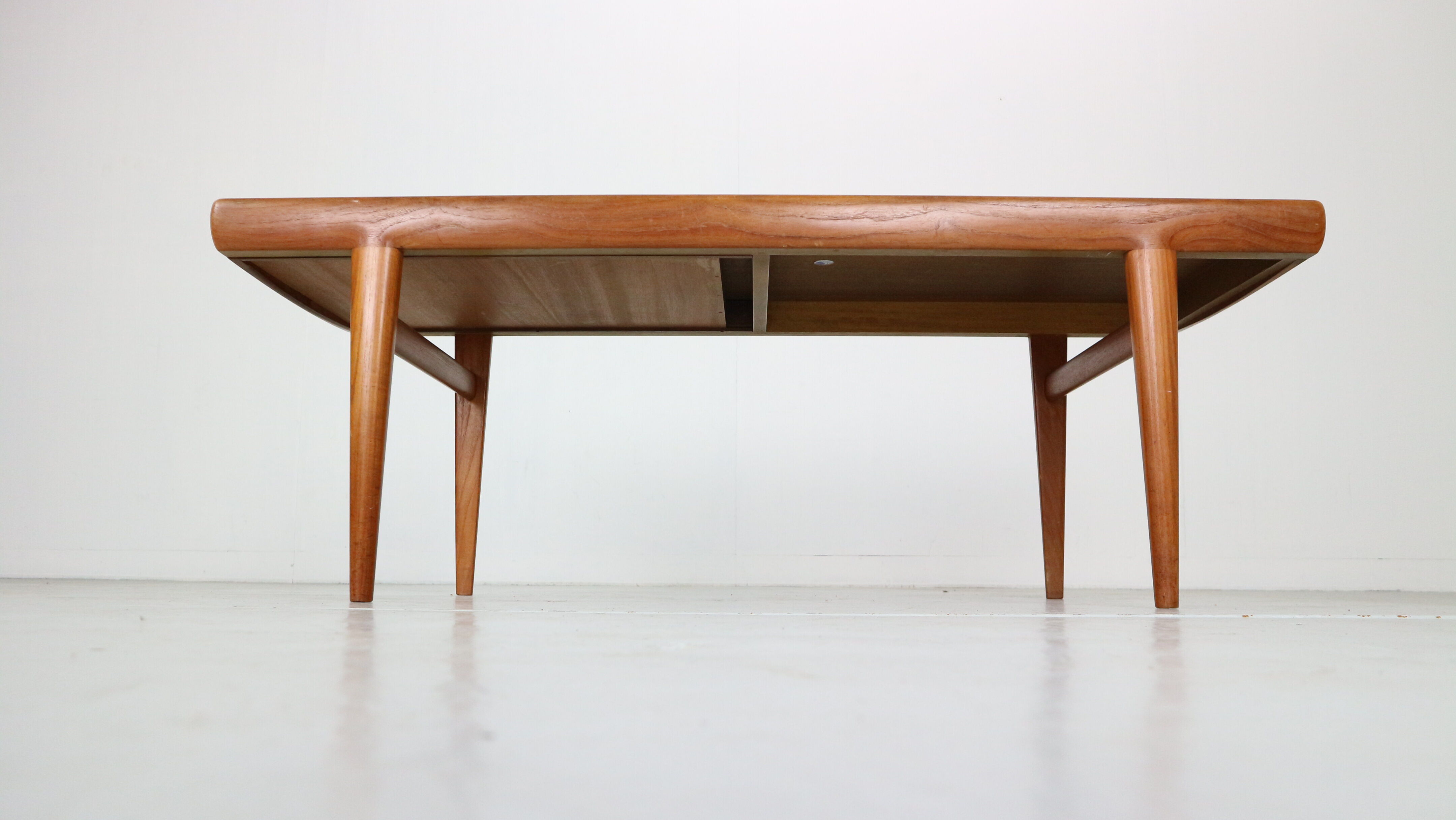 Johannes Andersen Teak Coffee Table for Silkeborg Møbelfabrik, 1960, Denmark