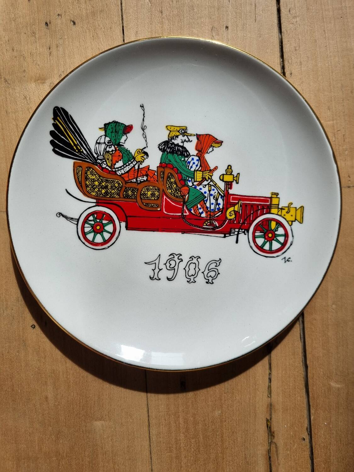 Dessert plates and their Gien earthenware dish illustrated by J. Charmoz automobile theme