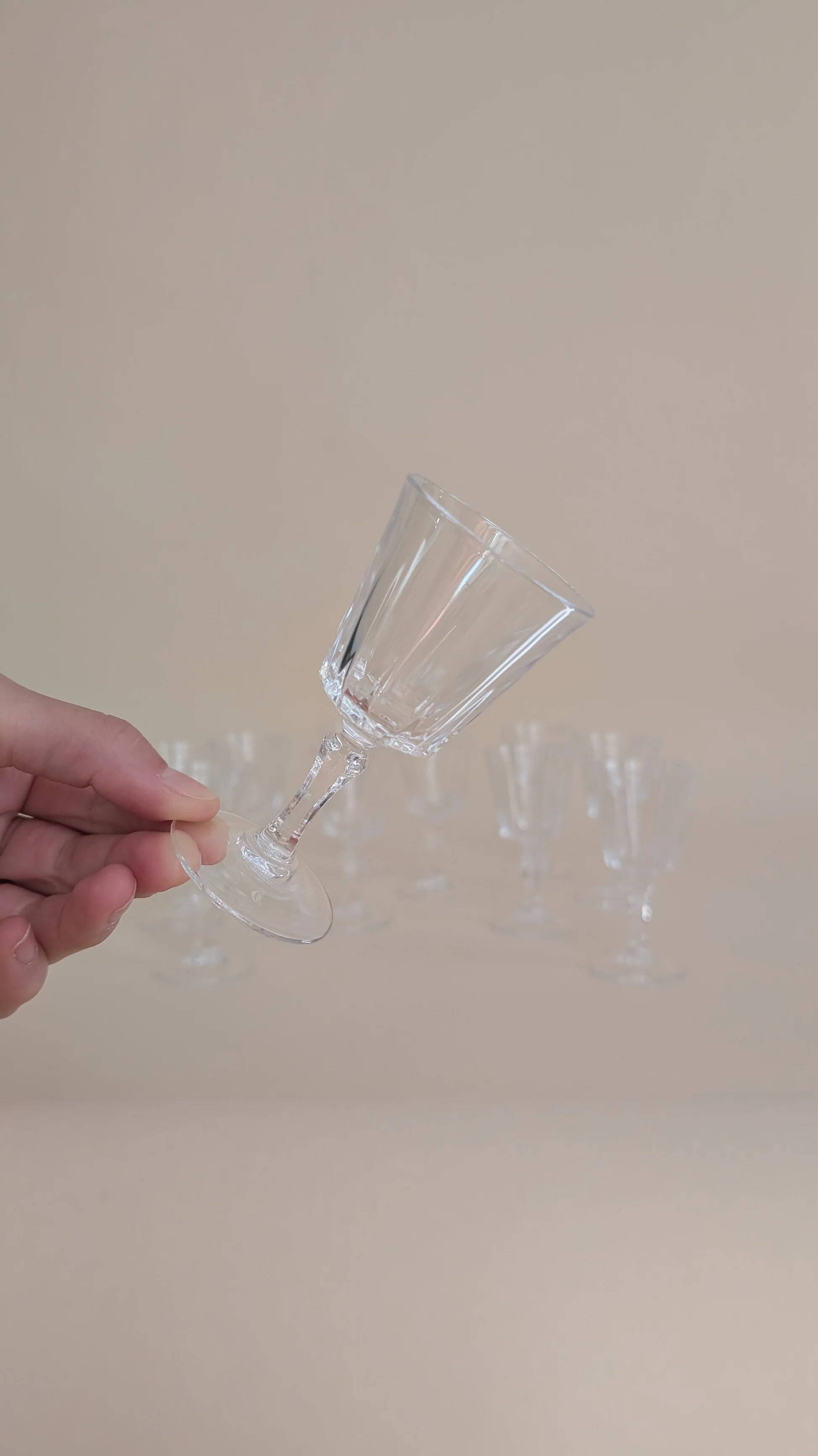 Set of 11 glass glasses