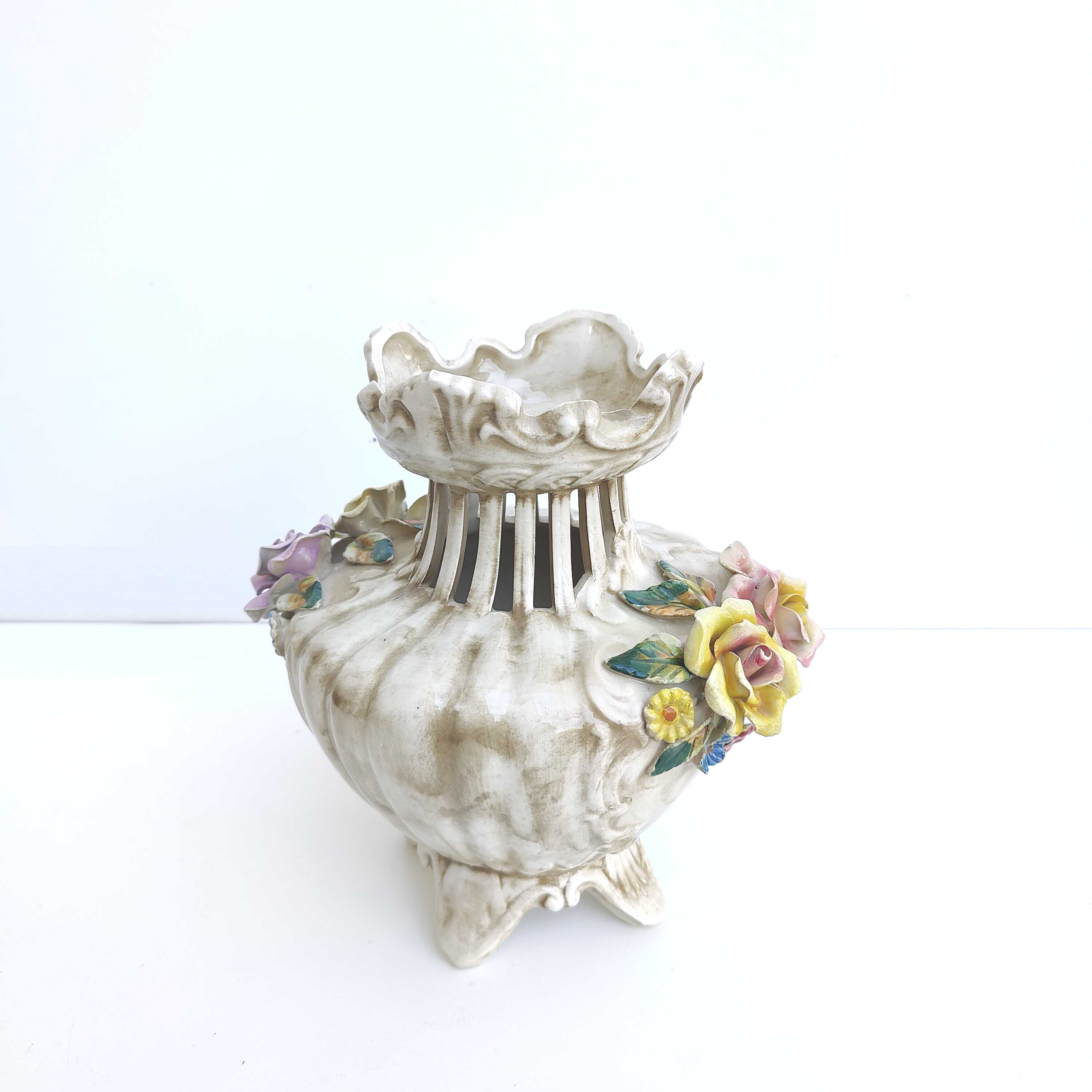 Italian floral vase in Bassano ceramic