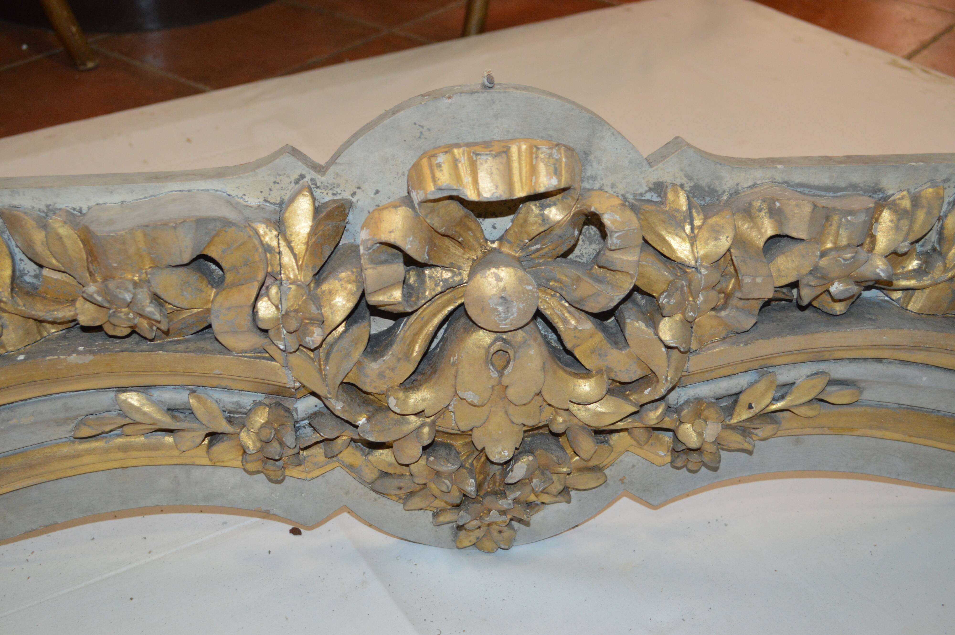 LOUIS XV style ledge in carved and patinated wood