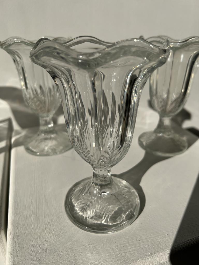 6 vintage ice cream cups with stylized foliage motifs