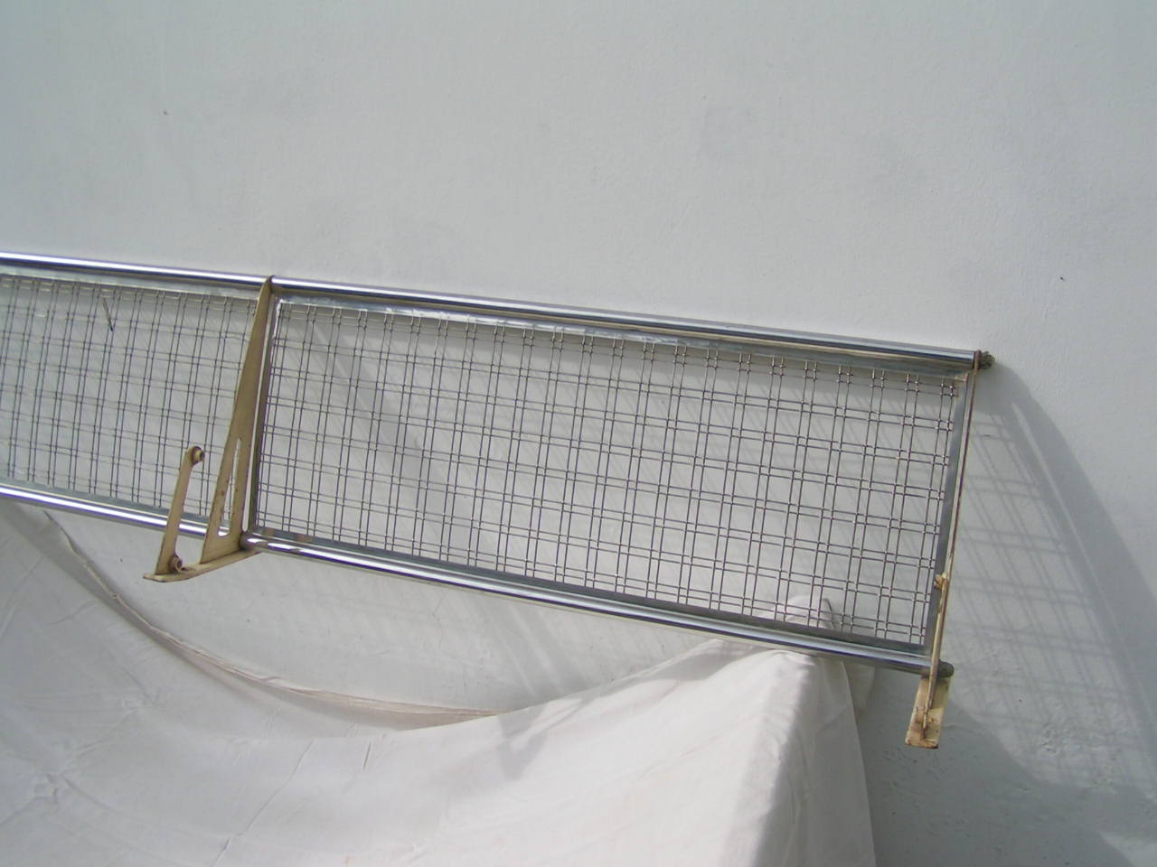 Shelf train luggage rack