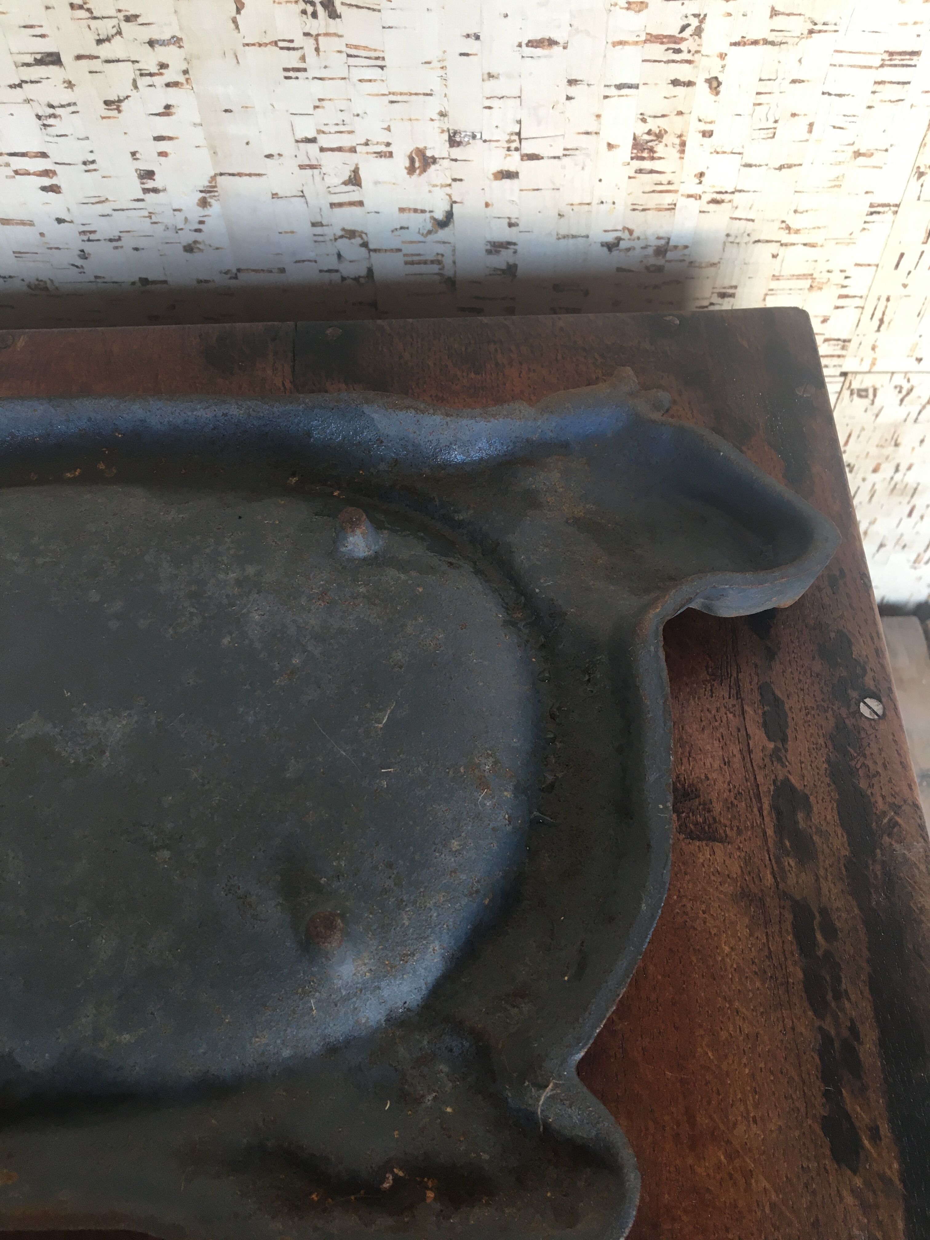 Cast iron butcher's counter plate
