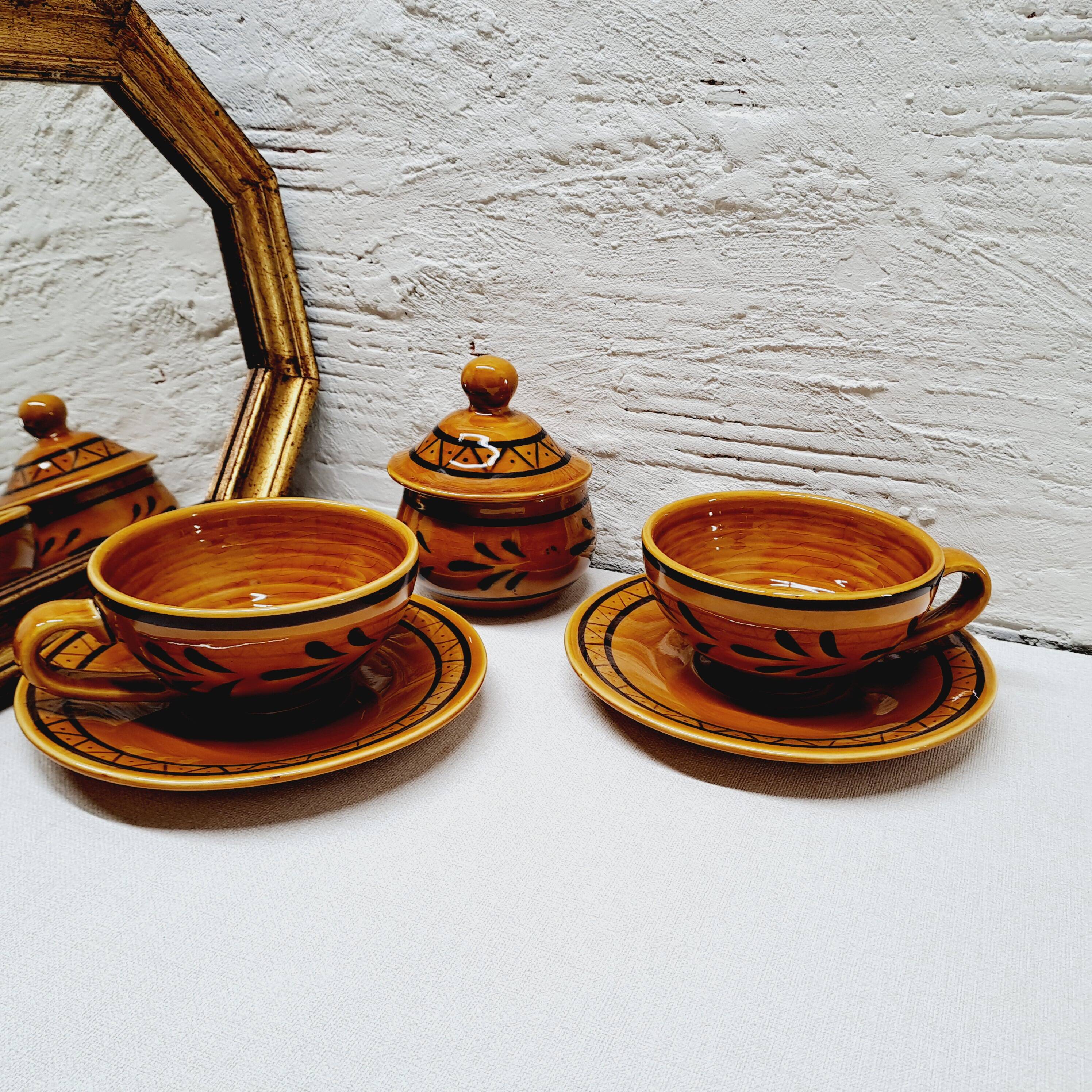Paire tasses à déjeuner et sucrier faïence vernissée