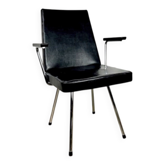 Black vinyl armchair designed in the 1950s in the style of Wim Rietveld.