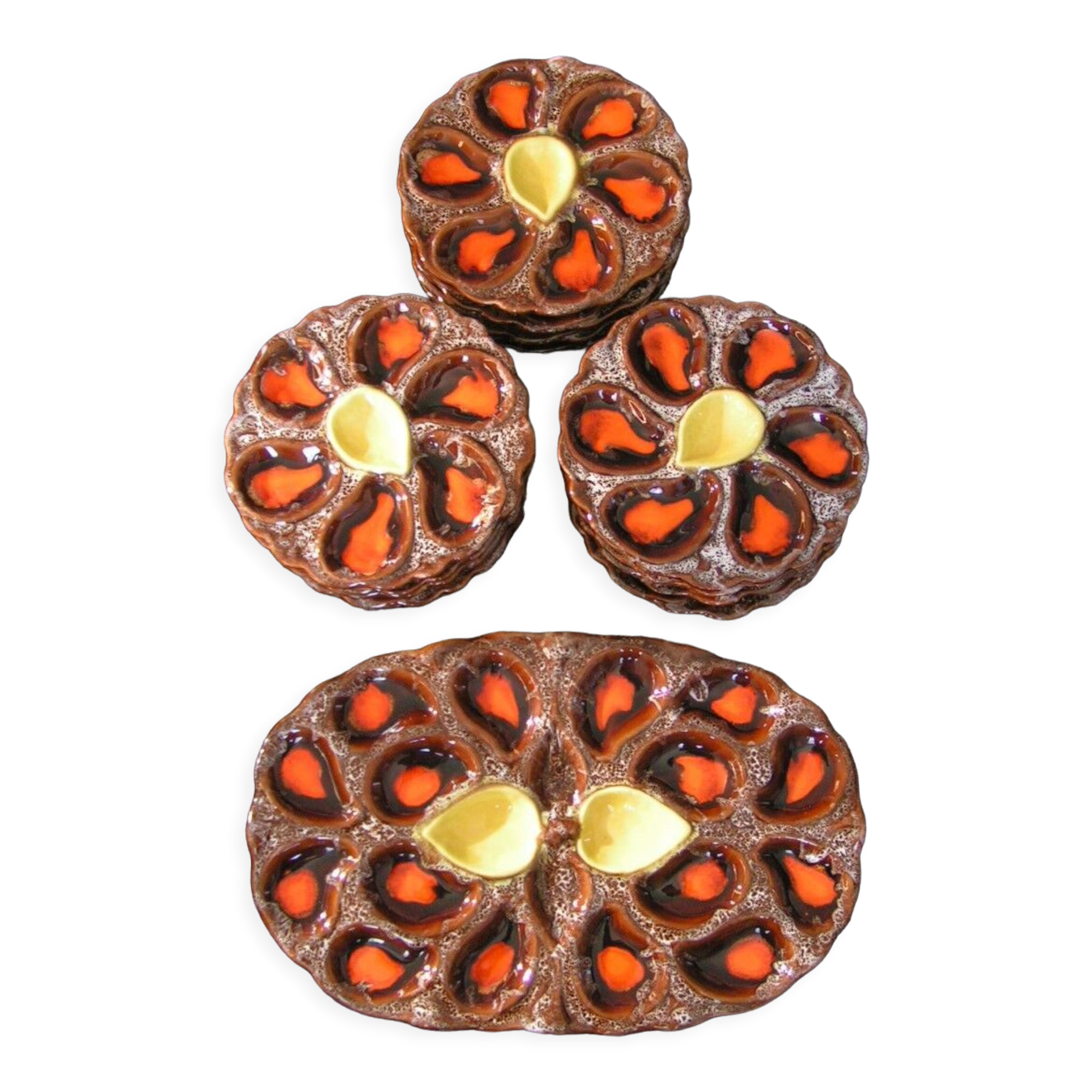 Service of 12 plates in oyster slip and its serving dish