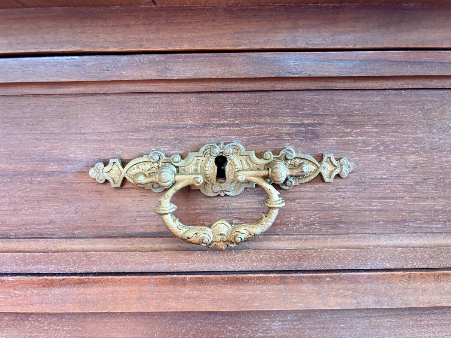 Buffet ancien suisse en chêne