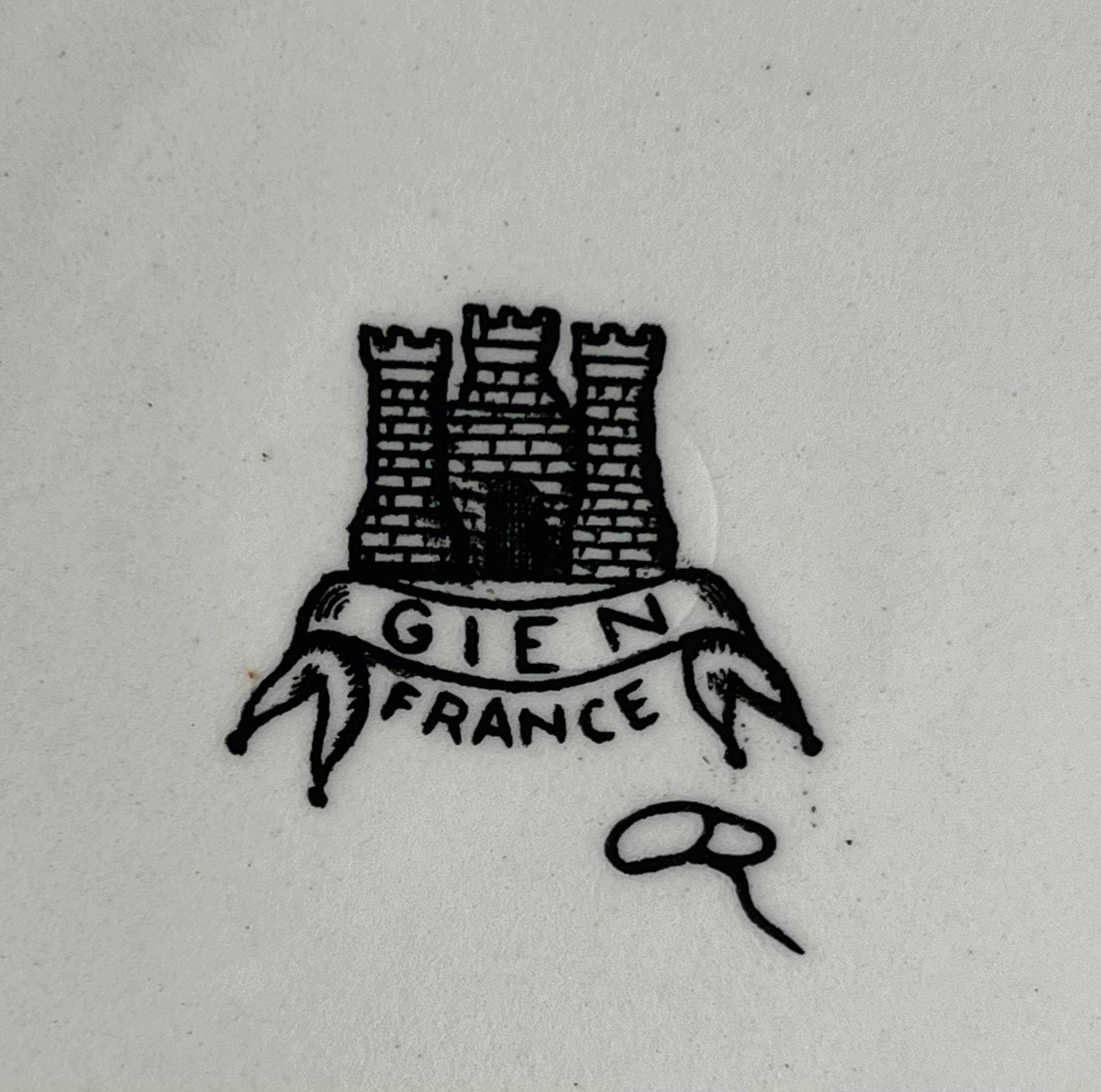 7 antique plates decorated with birds