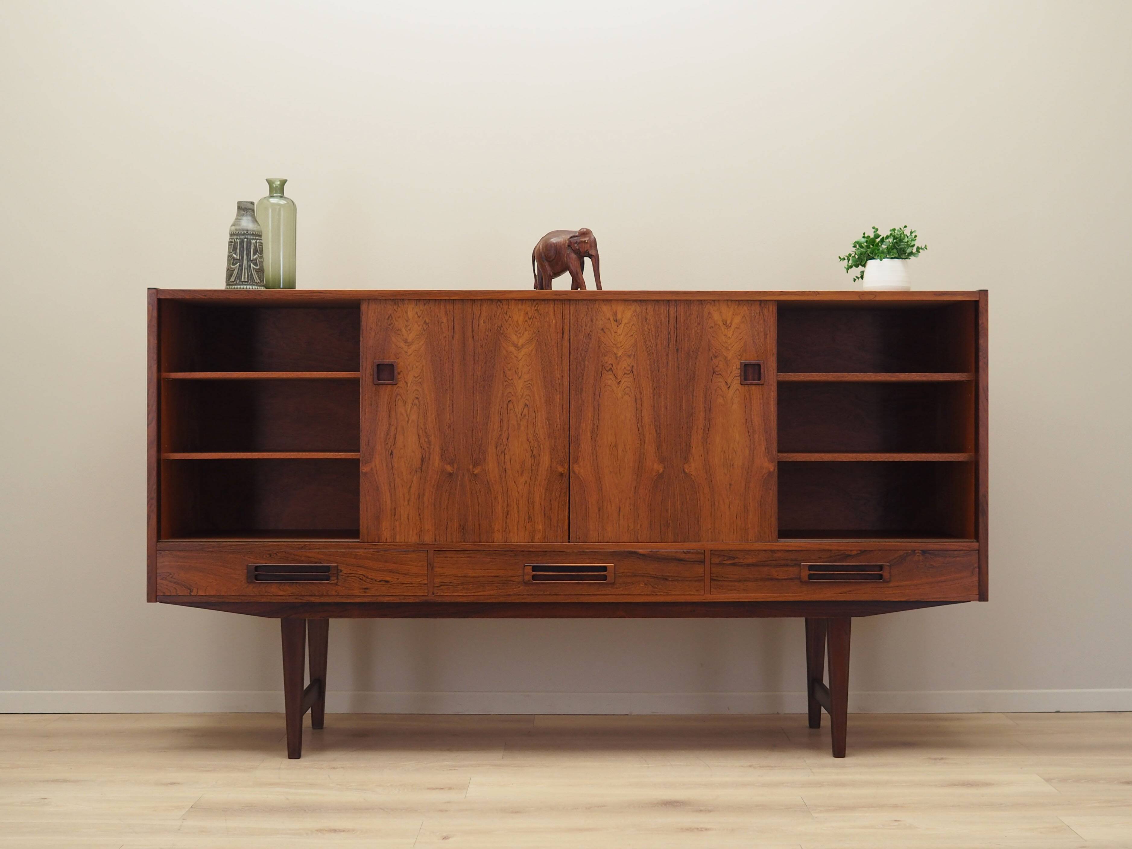 Enfilade en palissandre, design danois, années 1960, production : Danemark