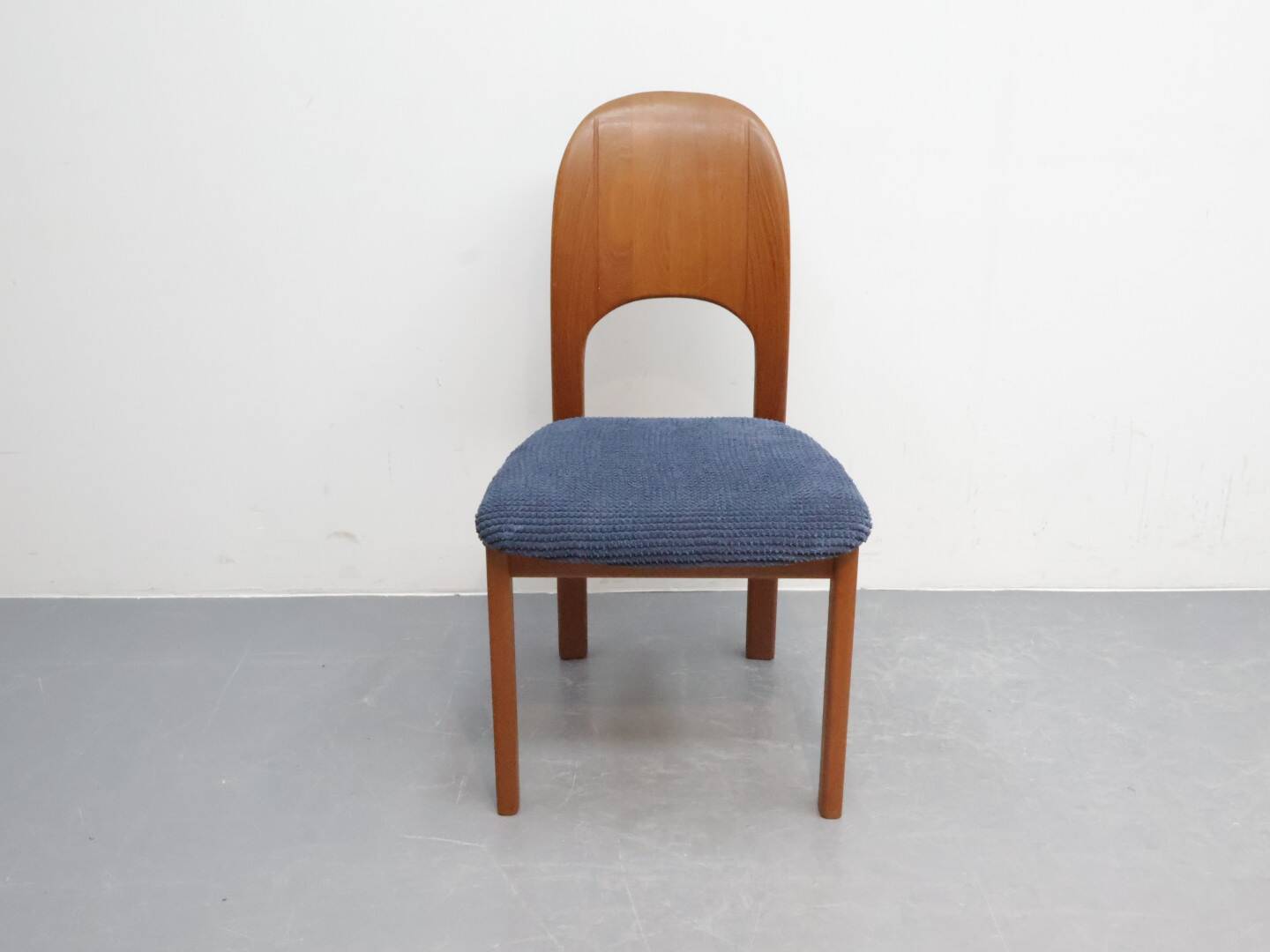 Vintage eetkamerstoelen Holstebro Denmark Teakhout nieuwe stoffering blauw