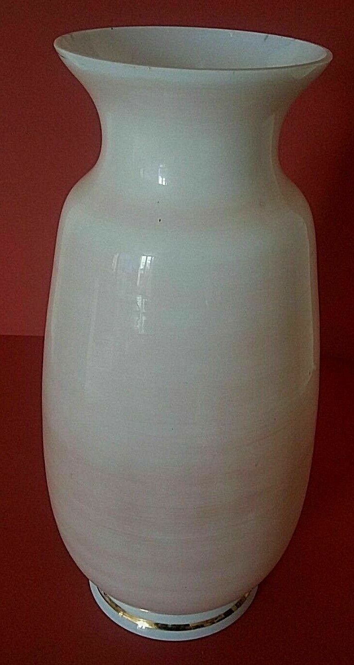 Opaline vase floral decoration pink background 1900