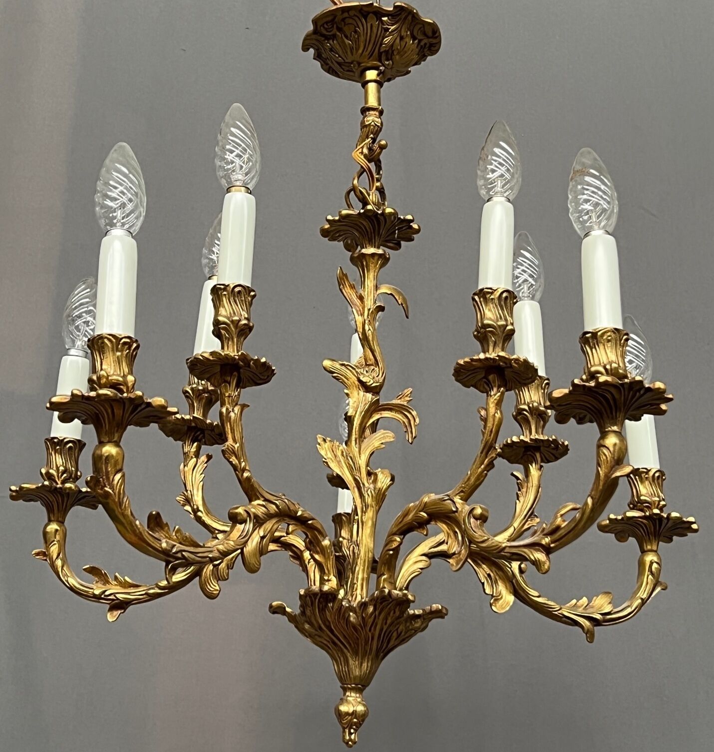 Lustre rococo. Bronze doré massif.