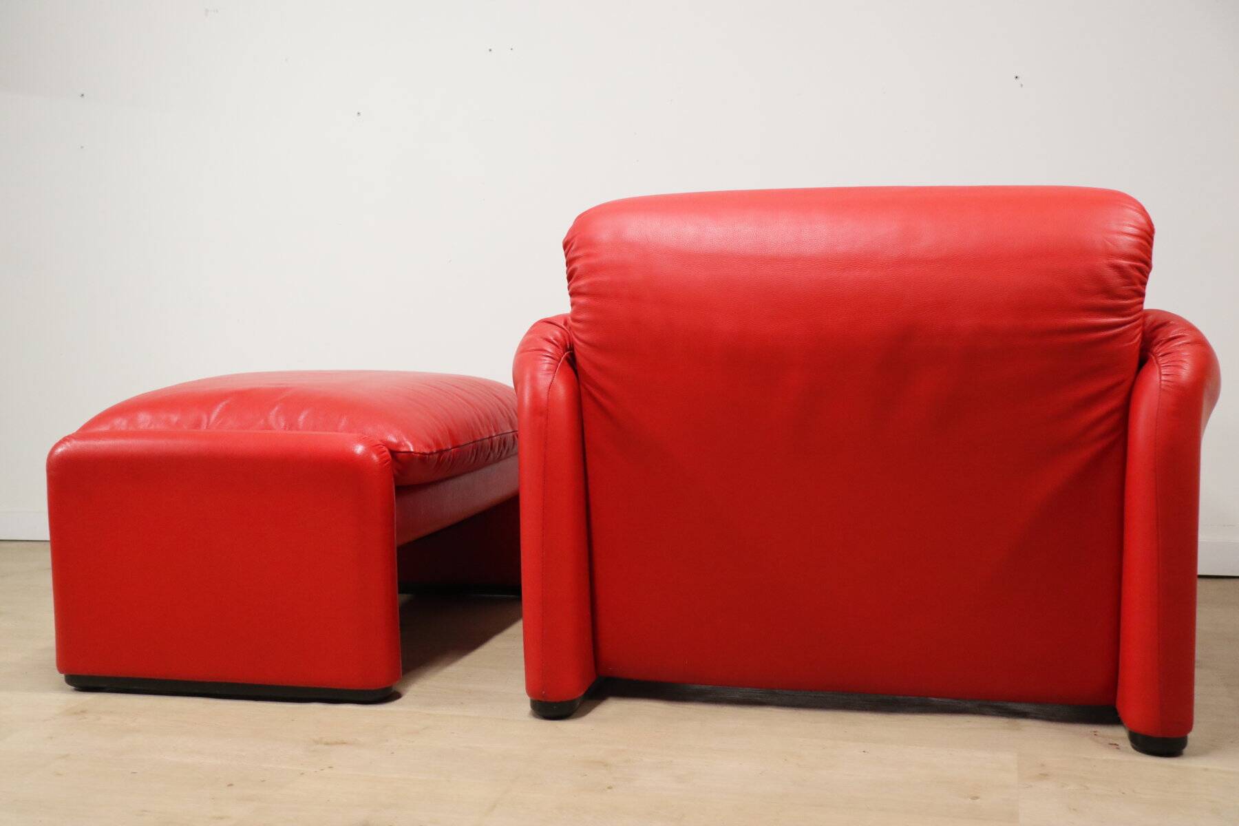 Maralunga armchair and ottoman by Vico Magistretti for Cassina