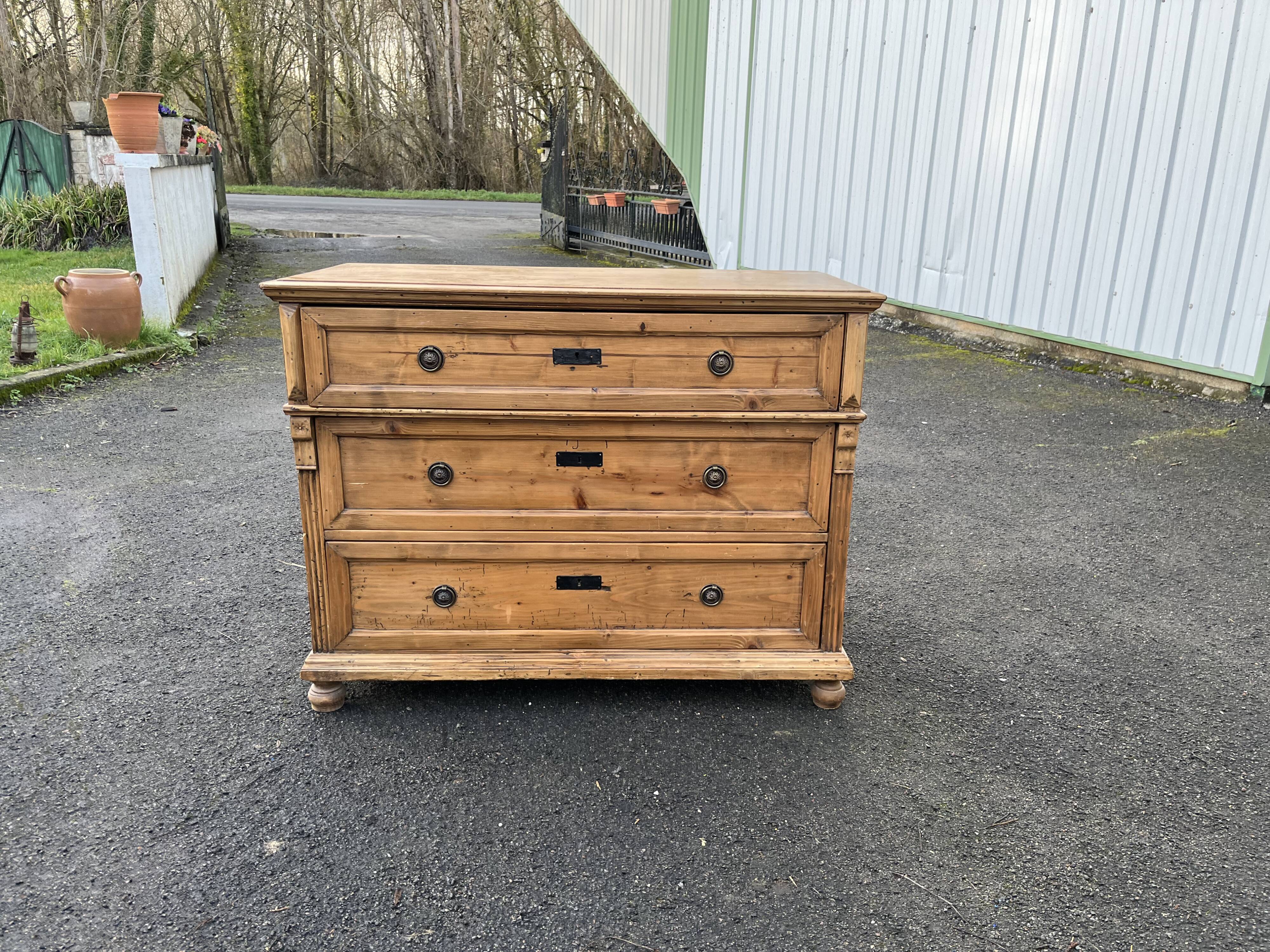 Superb antique solid wood chest of drawers – English style / 19th century