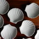12 coquilles Saint Jacques porcelaine biscuit