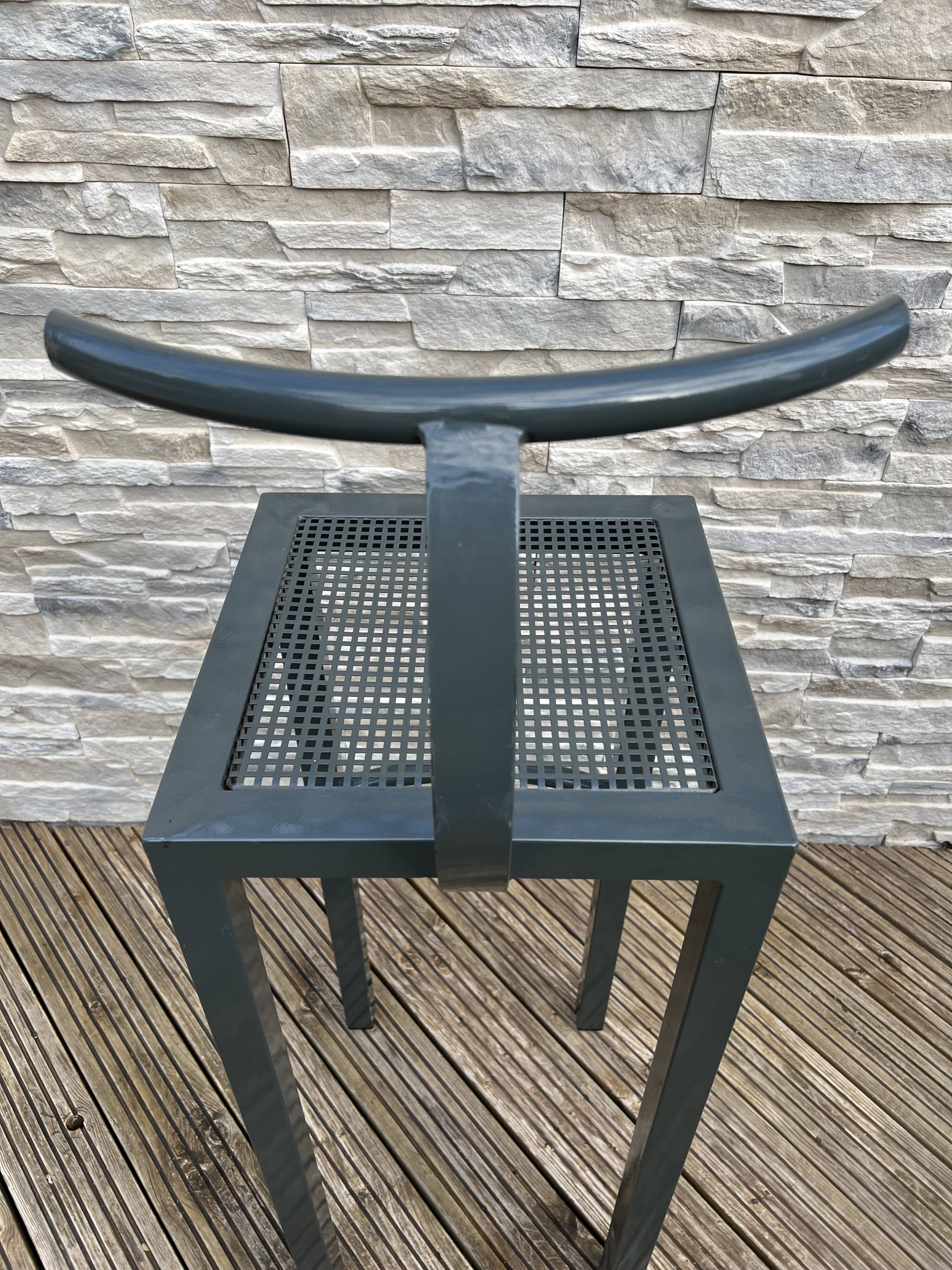 Sarapis philippe starck stool driade memphis cassina 80s design