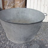 Round zinc basin