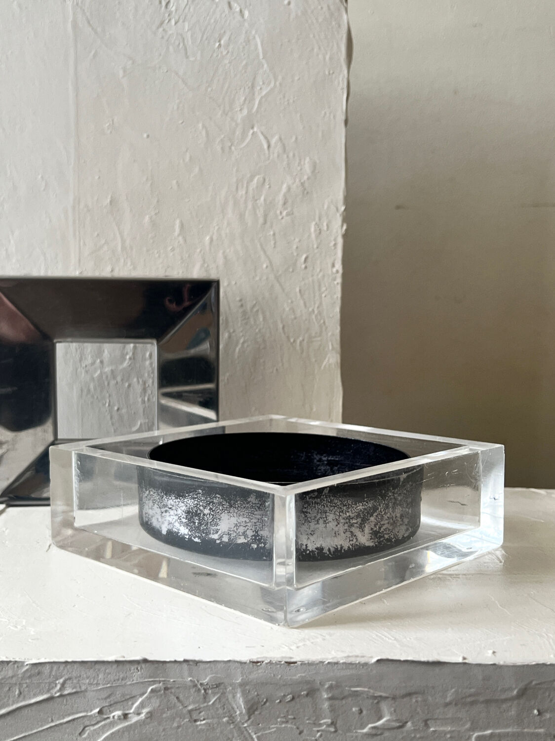 Ashtray design in Plexiglass and chrome metal, Guzzini 1970