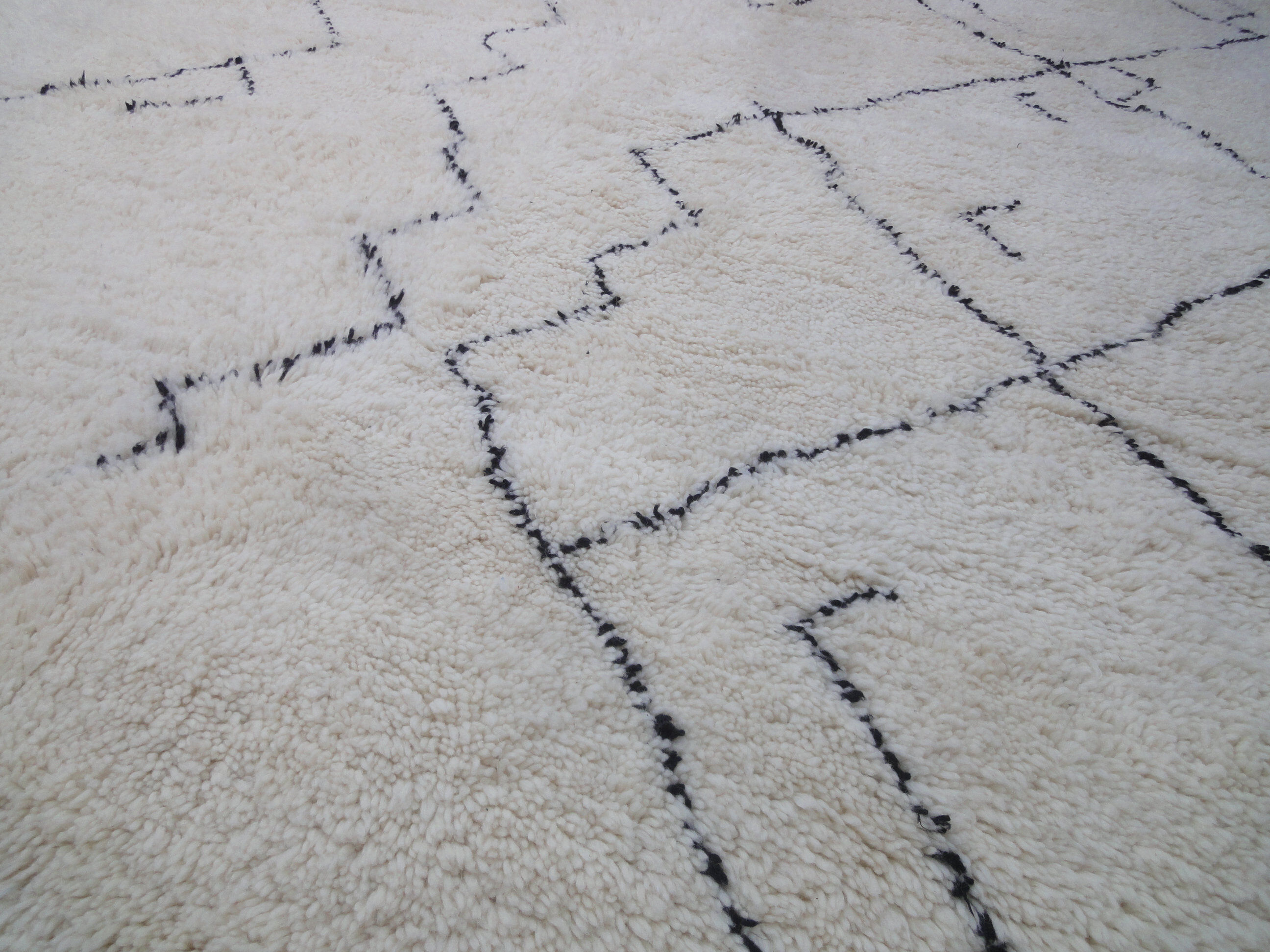 Carpet Beni Ourain 335 x 248 cm