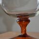 Vase bombé sur pied ambré vintage