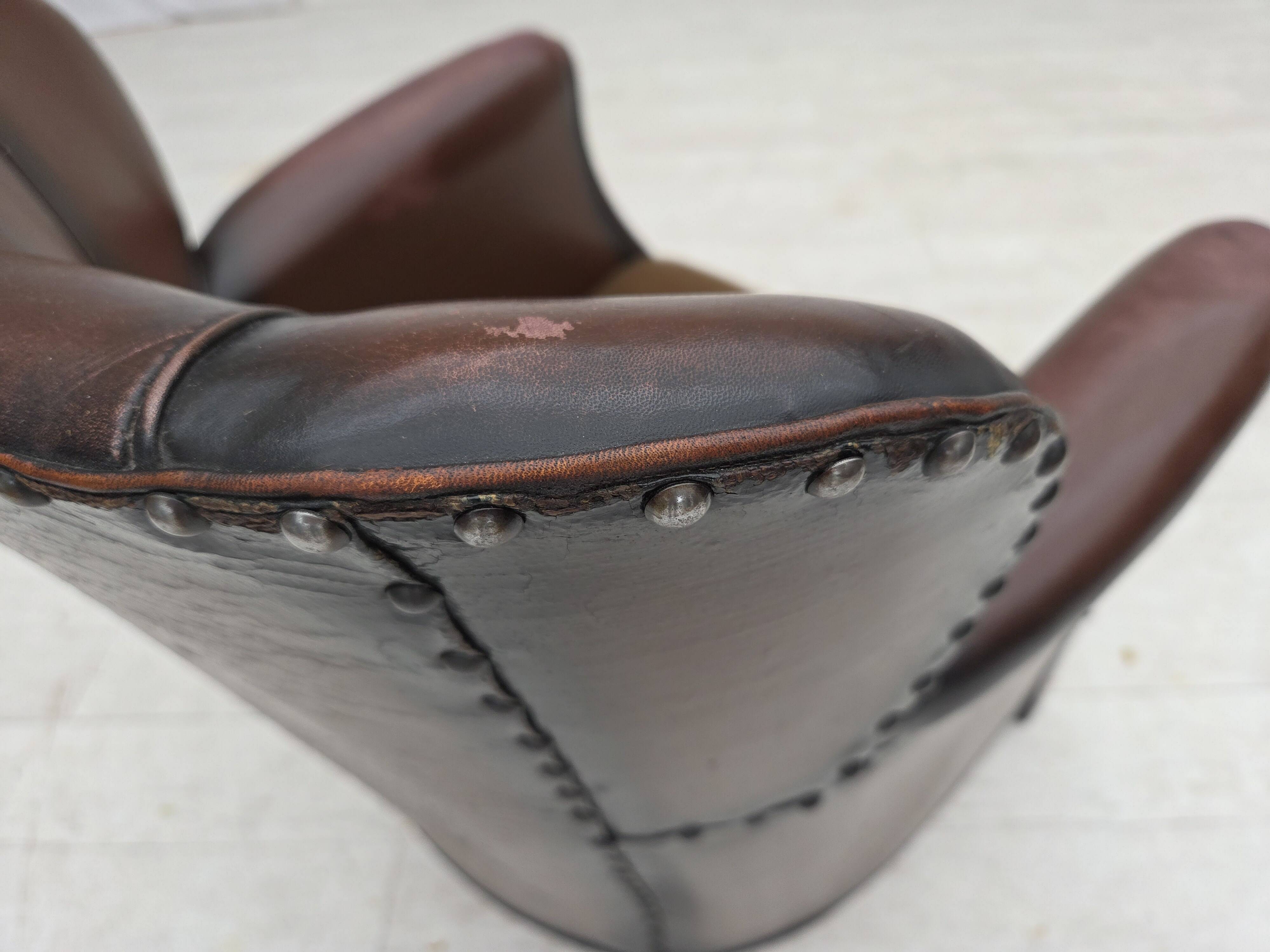 Fauteuil danois des années 1930, cuir marron, velours.